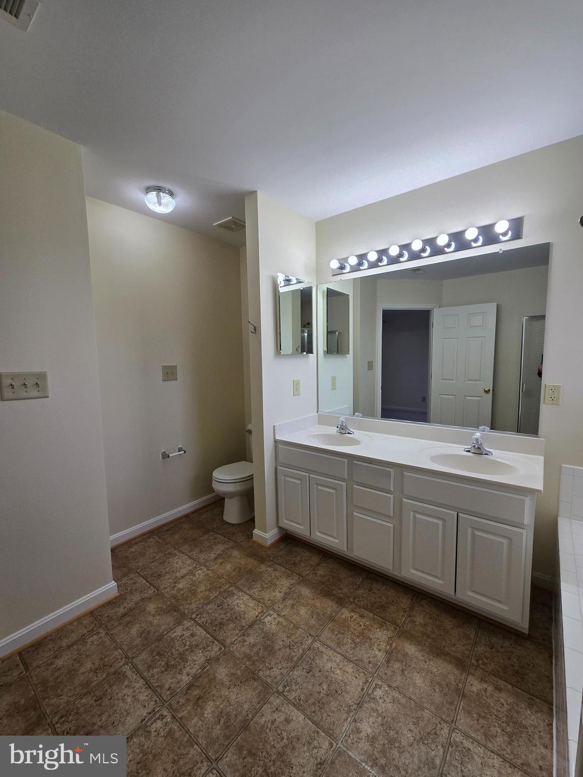 SALEM FIELDS - Residential