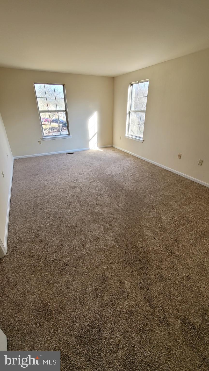 ST CHARLES HAMPSHIRE - Residential