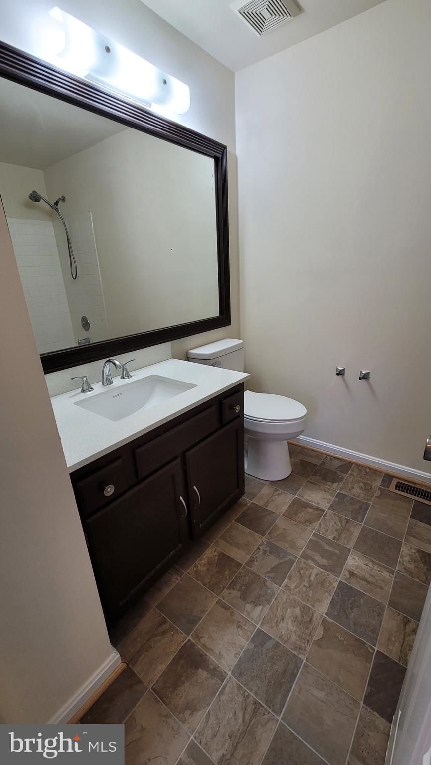 ST CHARLES HAMPSHIRE - Residential