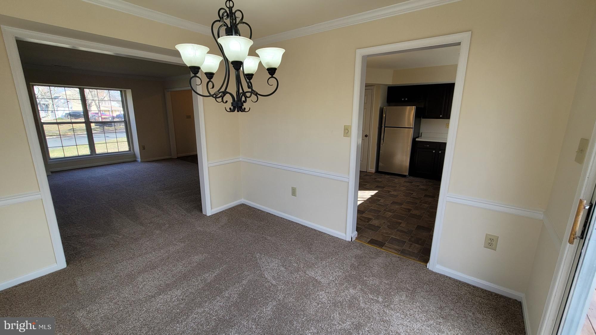 ST CHARLES HAMPSHIRE - Residential