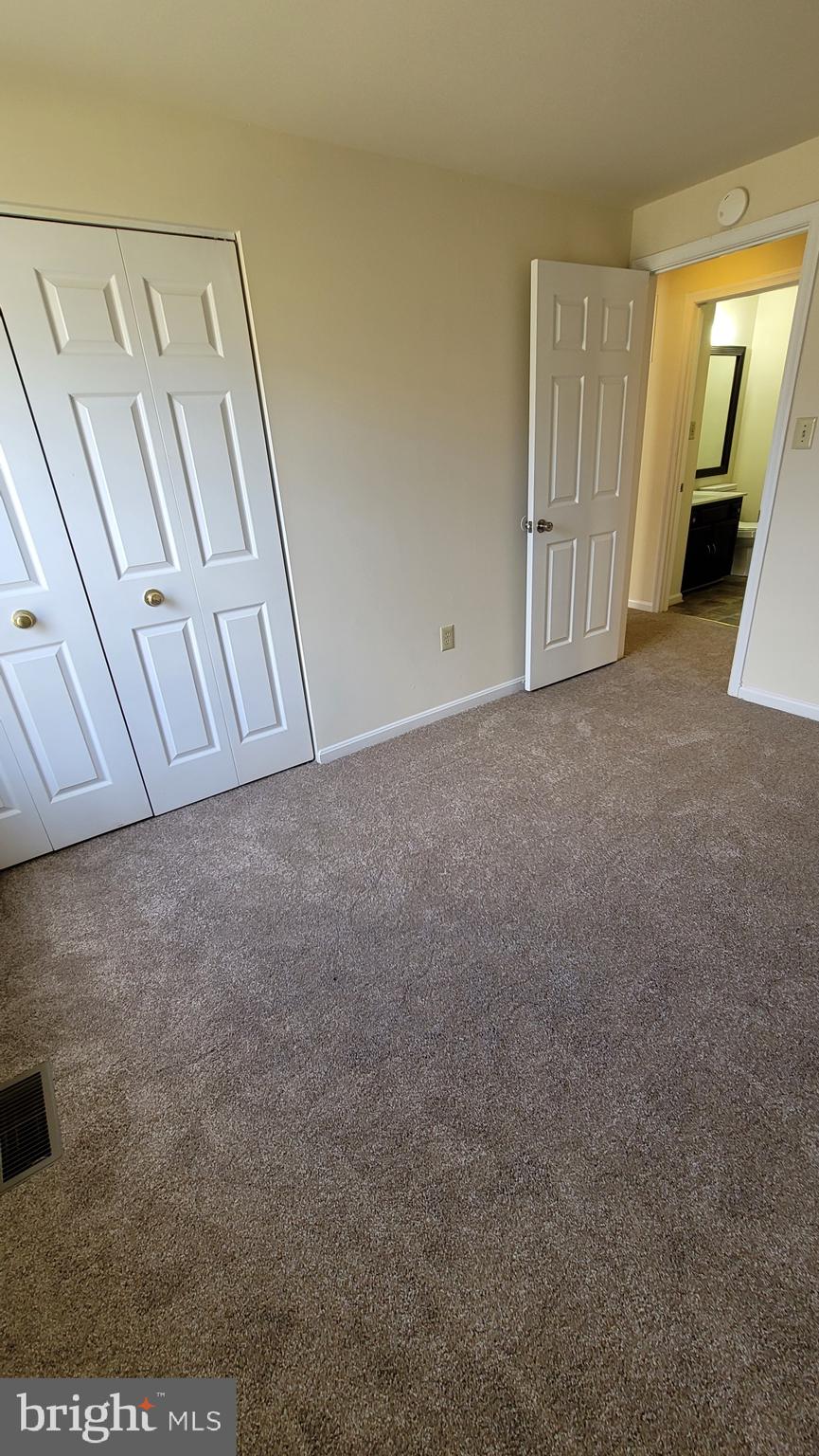 ST CHARLES HAMPSHIRE - Residential