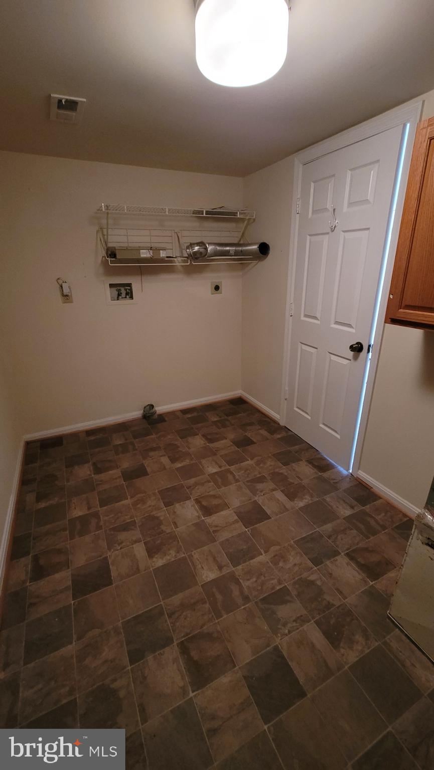 ST CHARLES HAMPSHIRE - Residential