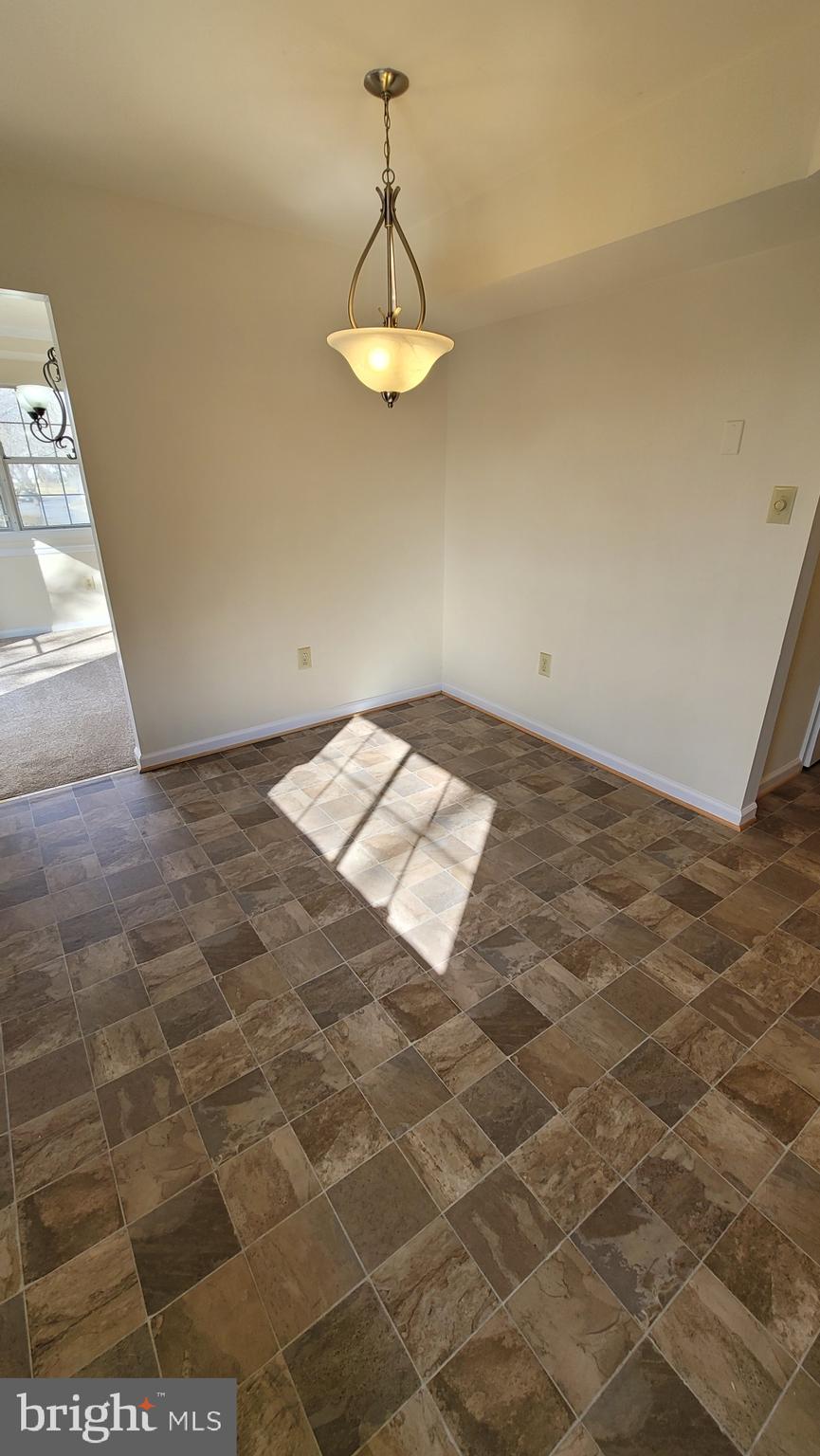 ST CHARLES HAMPSHIRE - Residential