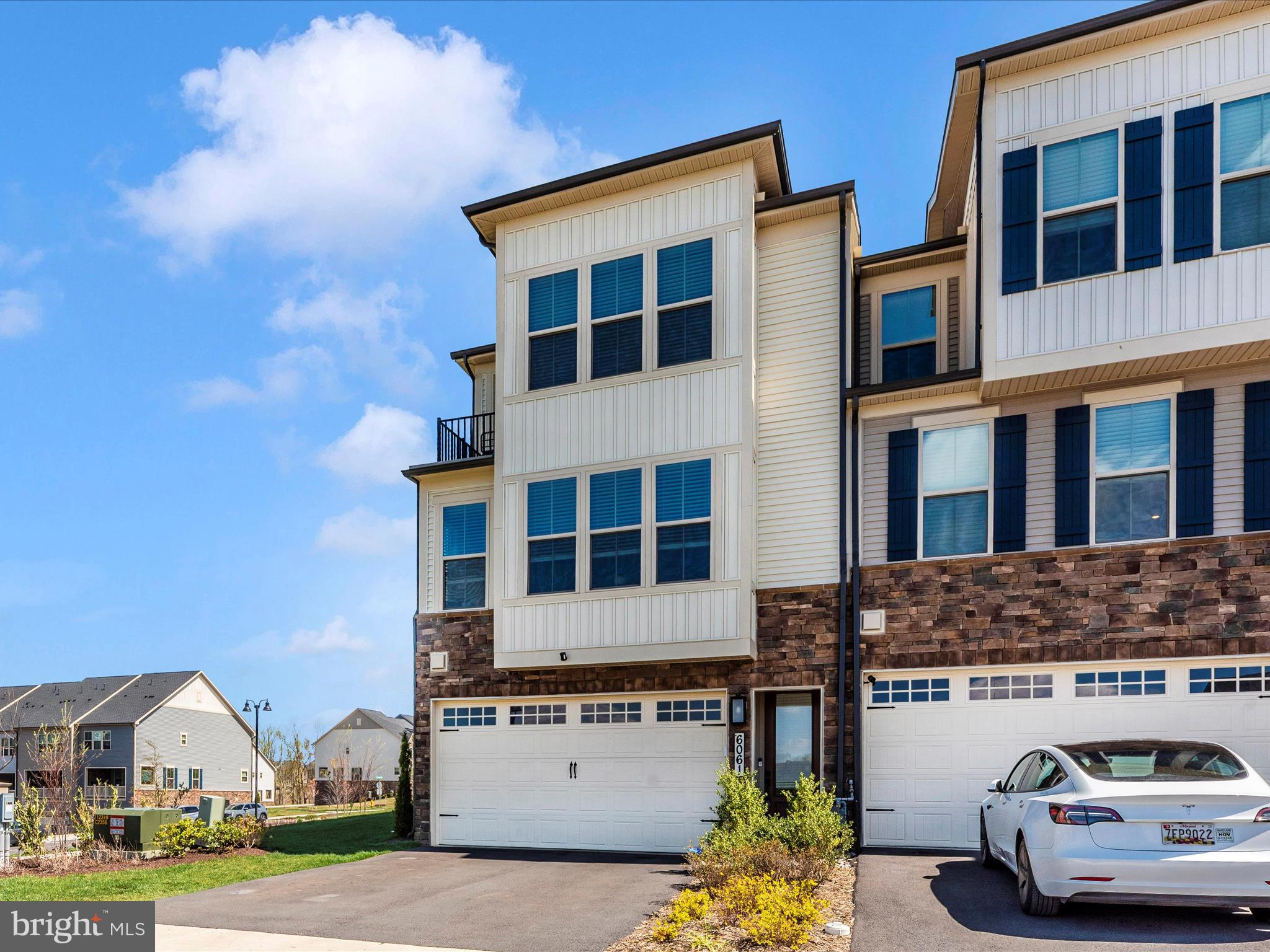 OAKDALE VILLAGE - Residential Lease