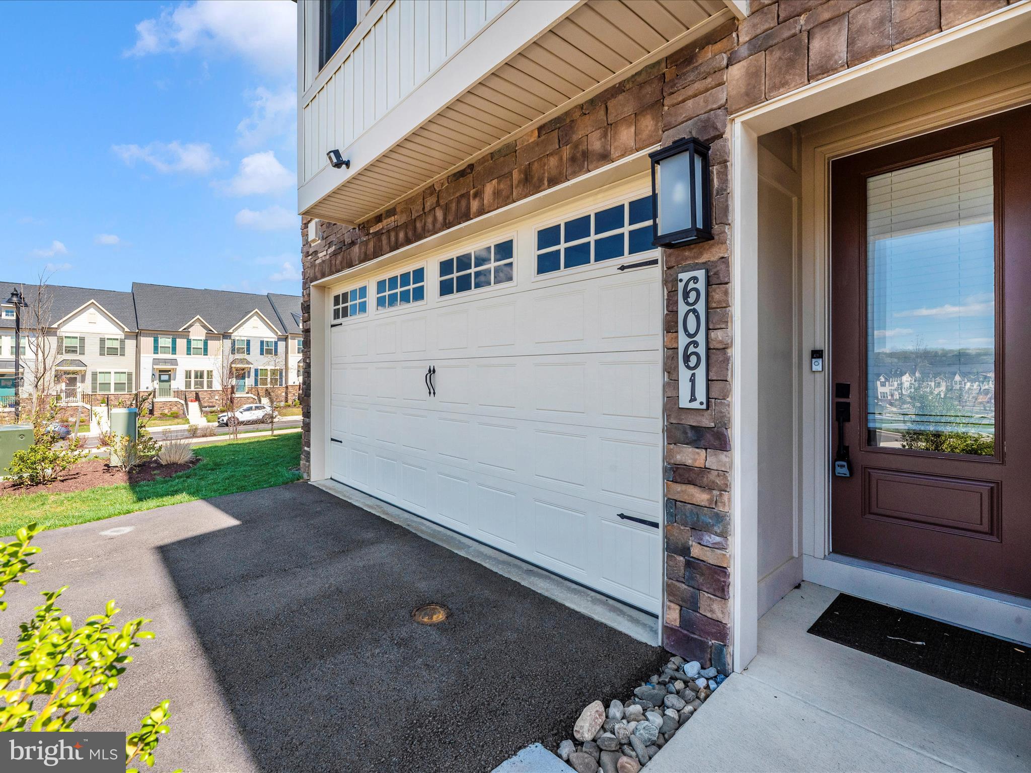 OAKDALE VILLAGE - Residential Lease