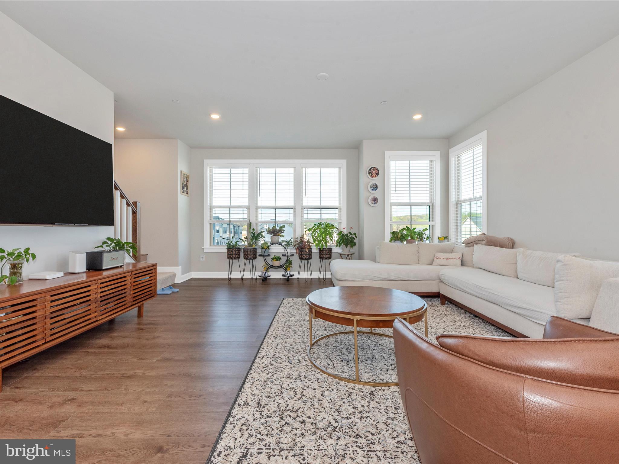 OAKDALE VILLAGE - Residential Lease