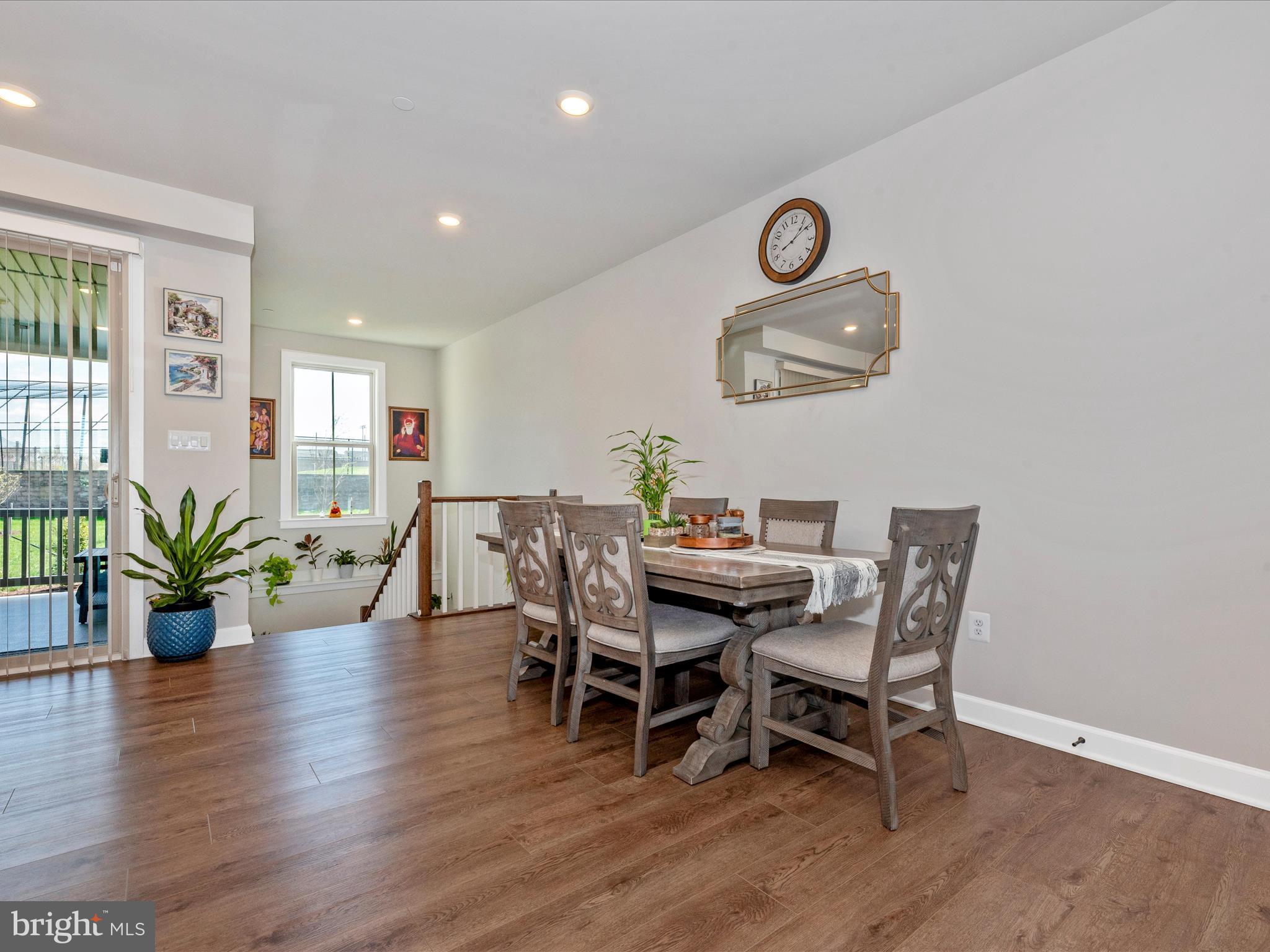 OAKDALE VILLAGE - Residential Lease