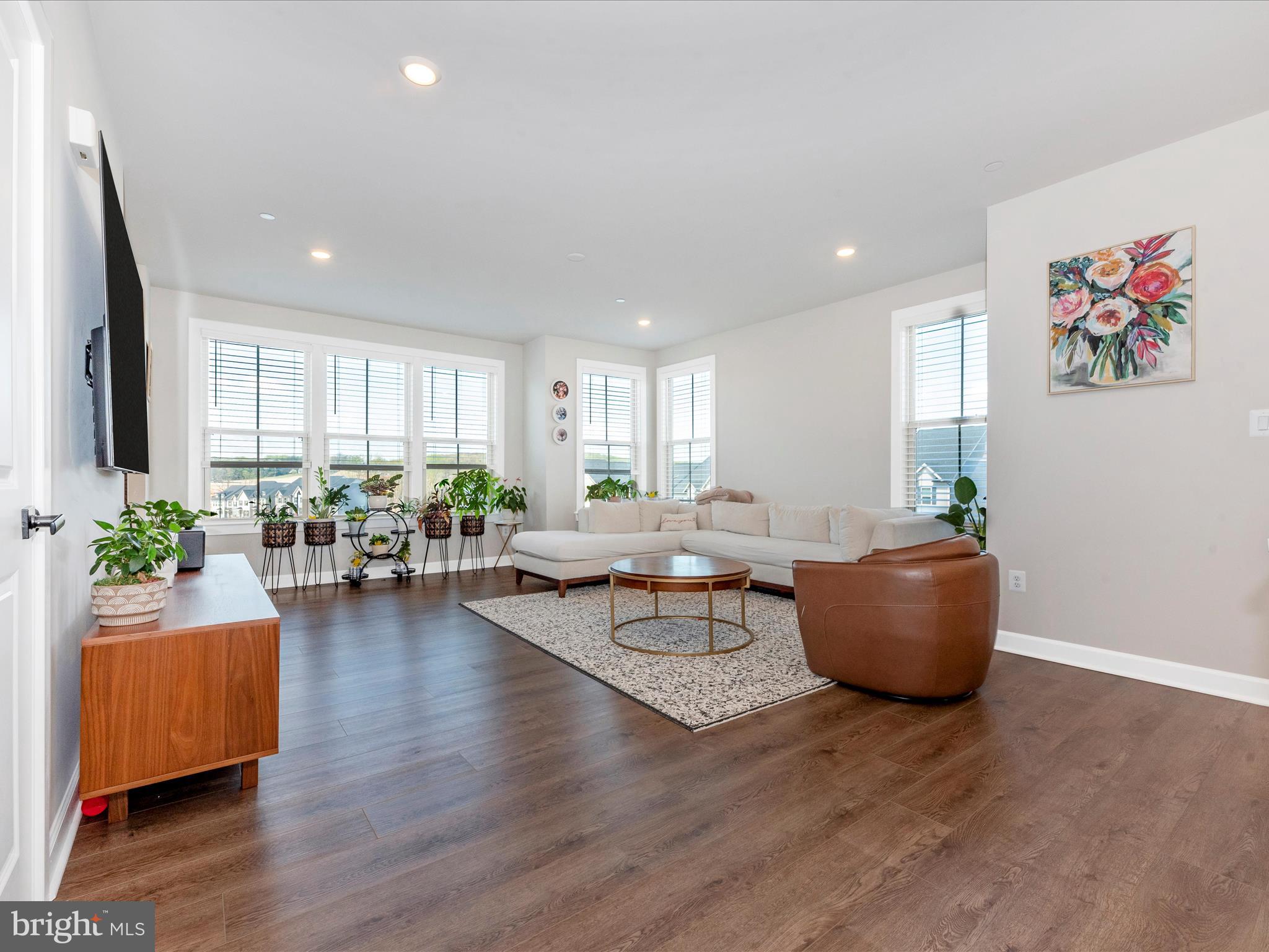 OAKDALE VILLAGE - Residential Lease