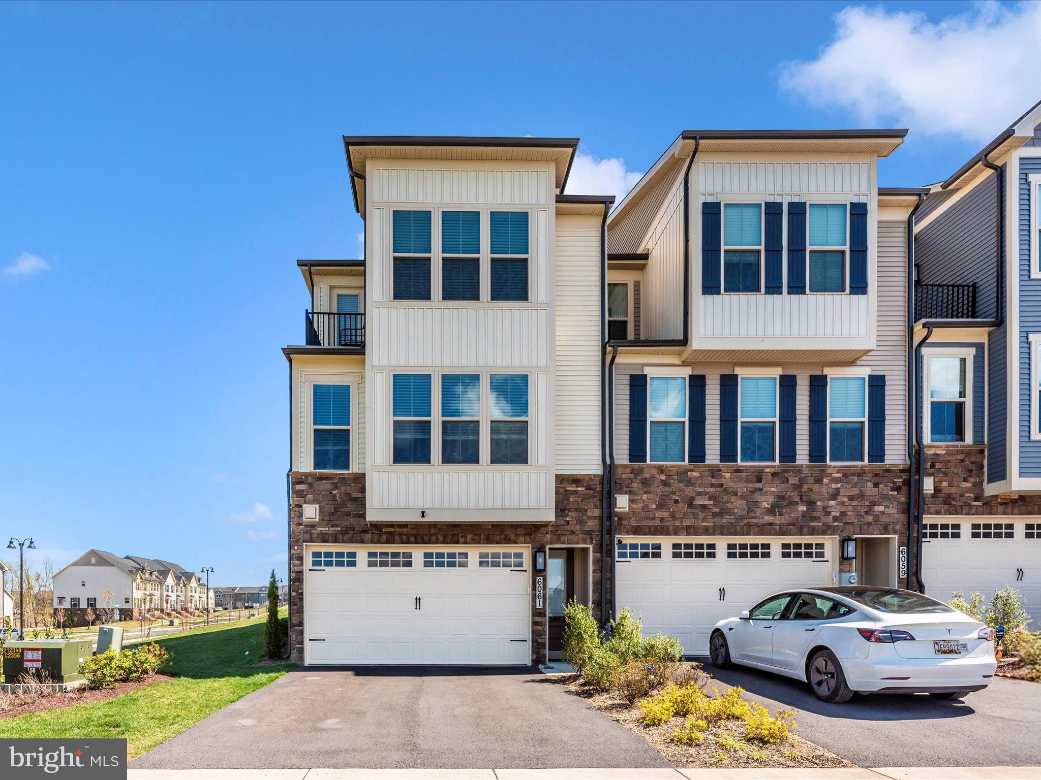 OAKDALE VILLAGE - Residential Lease