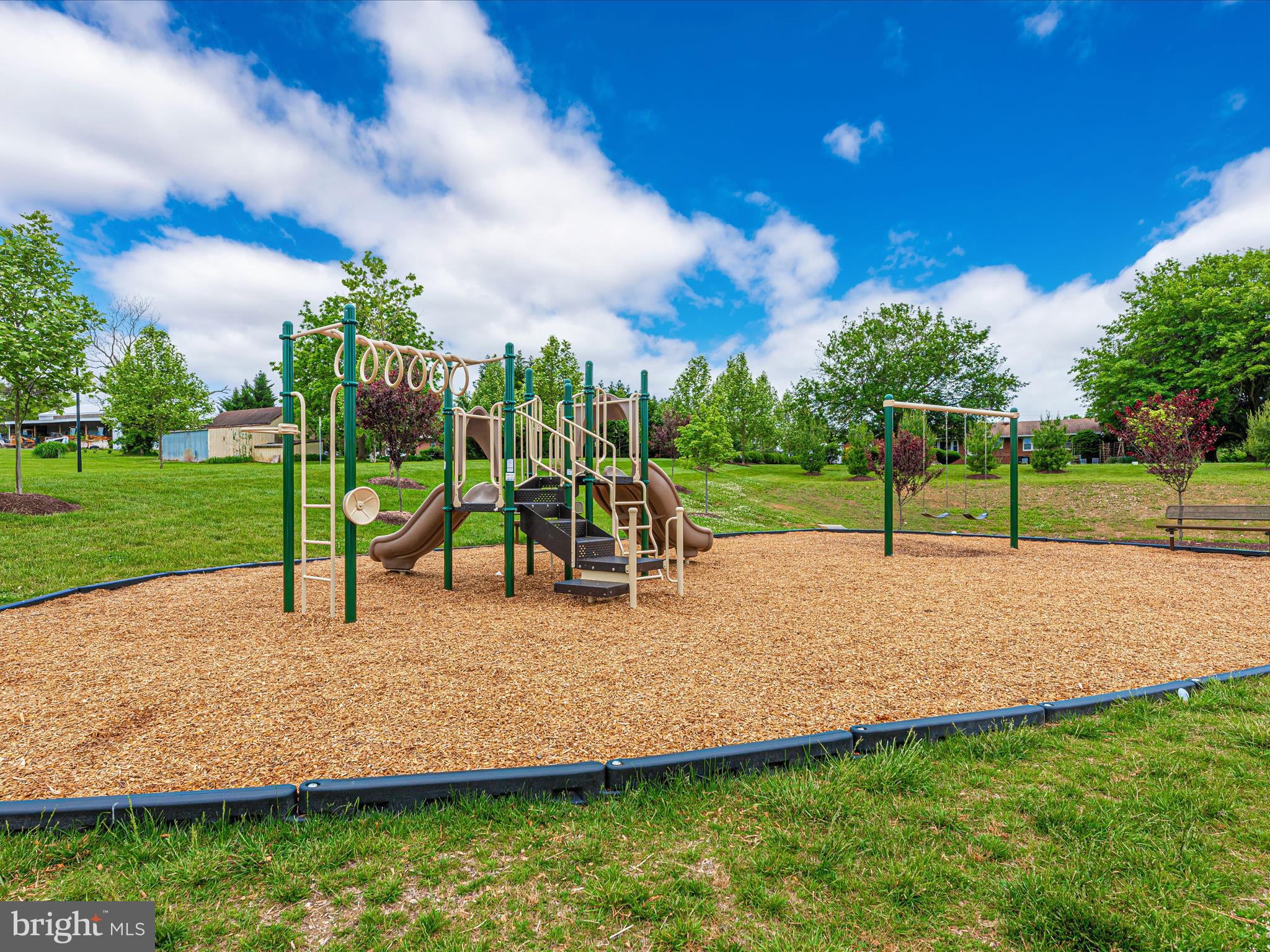 OAKDALE VILLAGE - Residential Lease