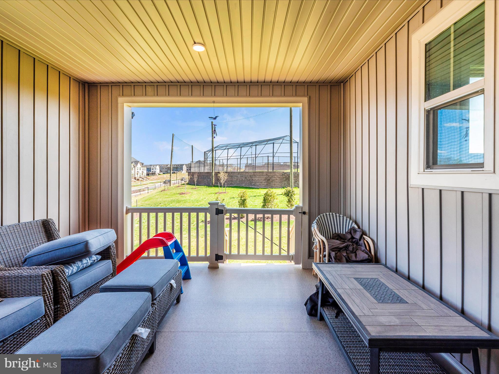 OAKDALE VILLAGE - Residential Lease