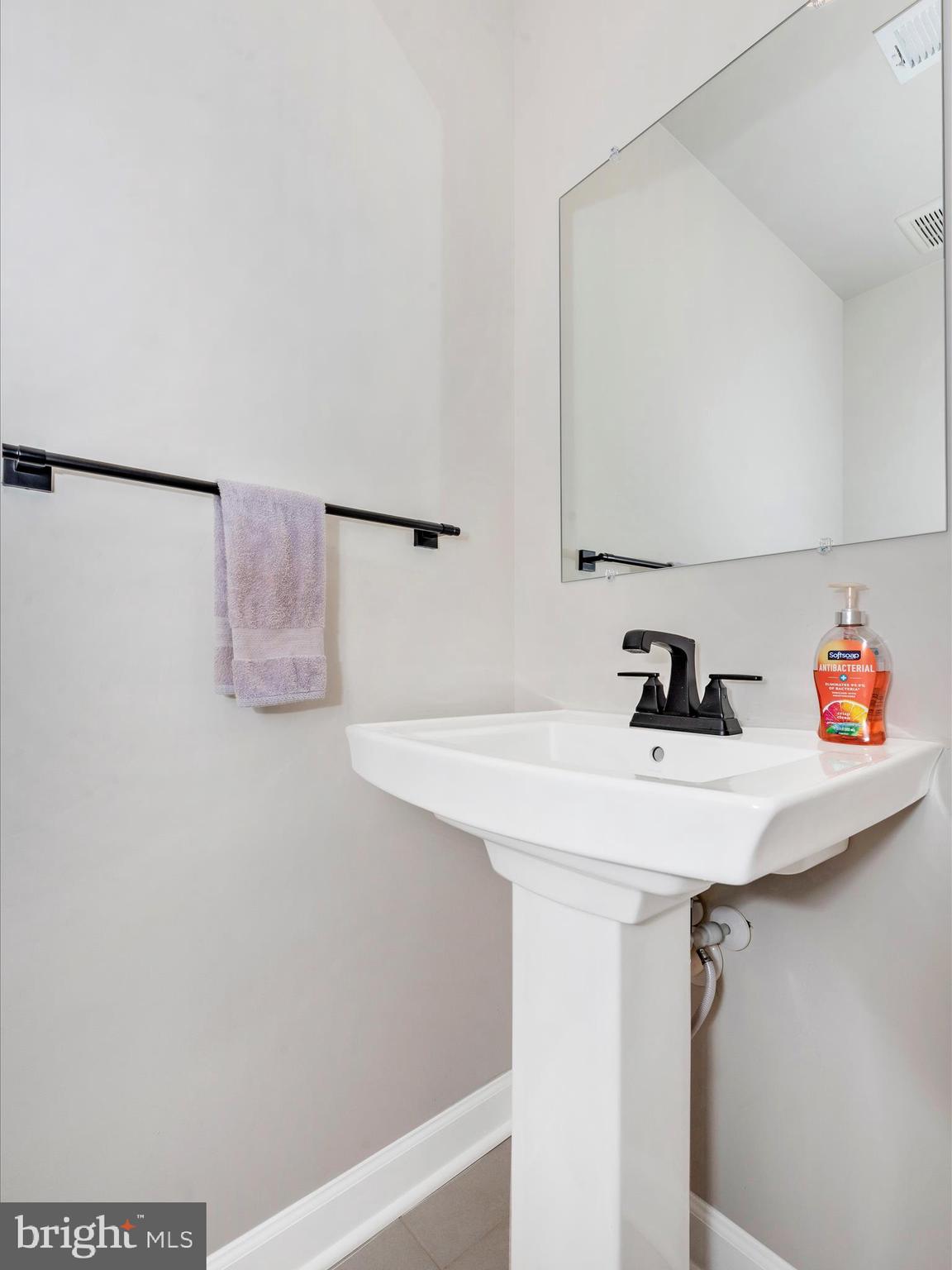 OAKDALE VILLAGE - Residential Lease