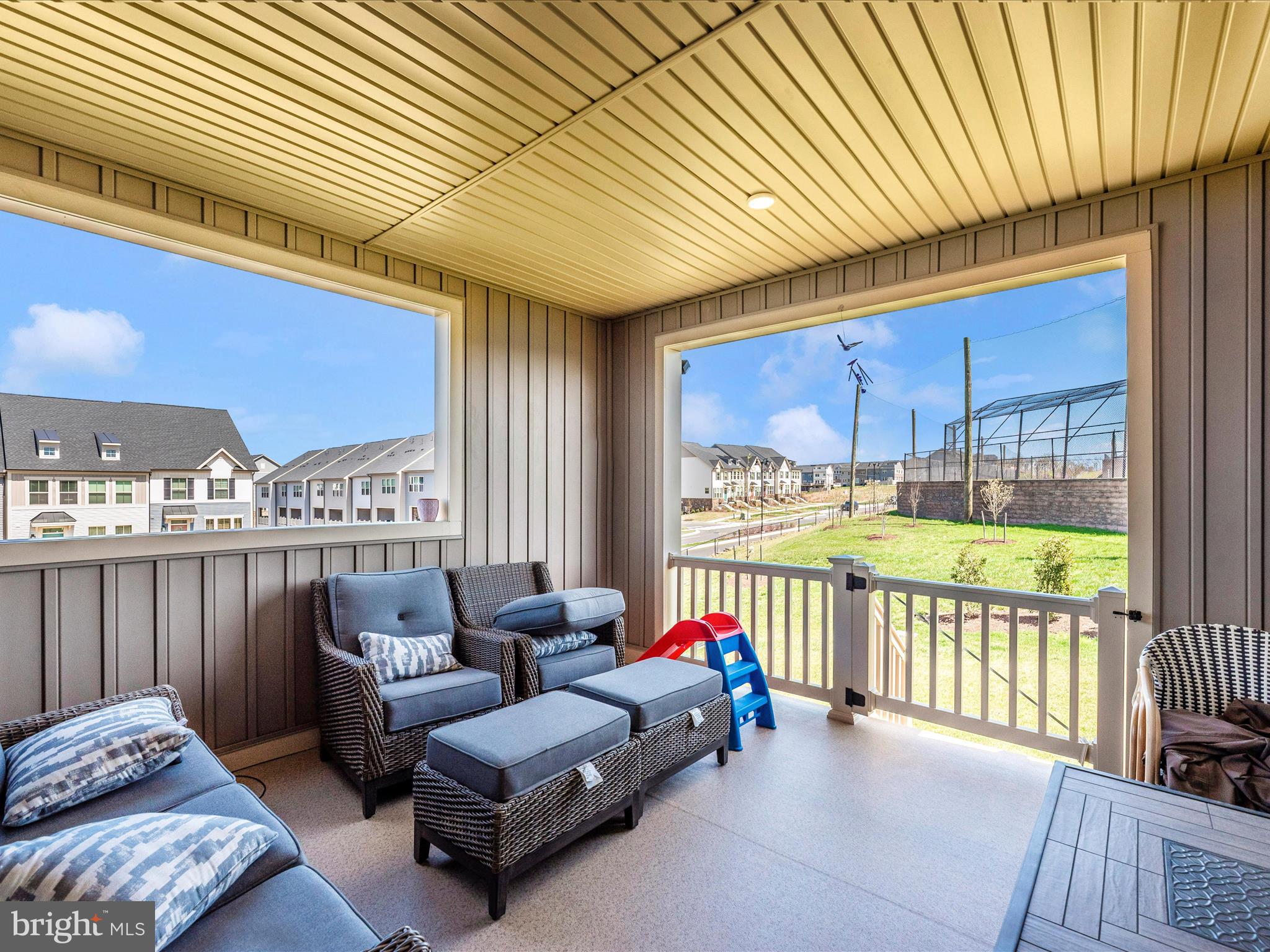 OAKDALE VILLAGE - Residential Lease