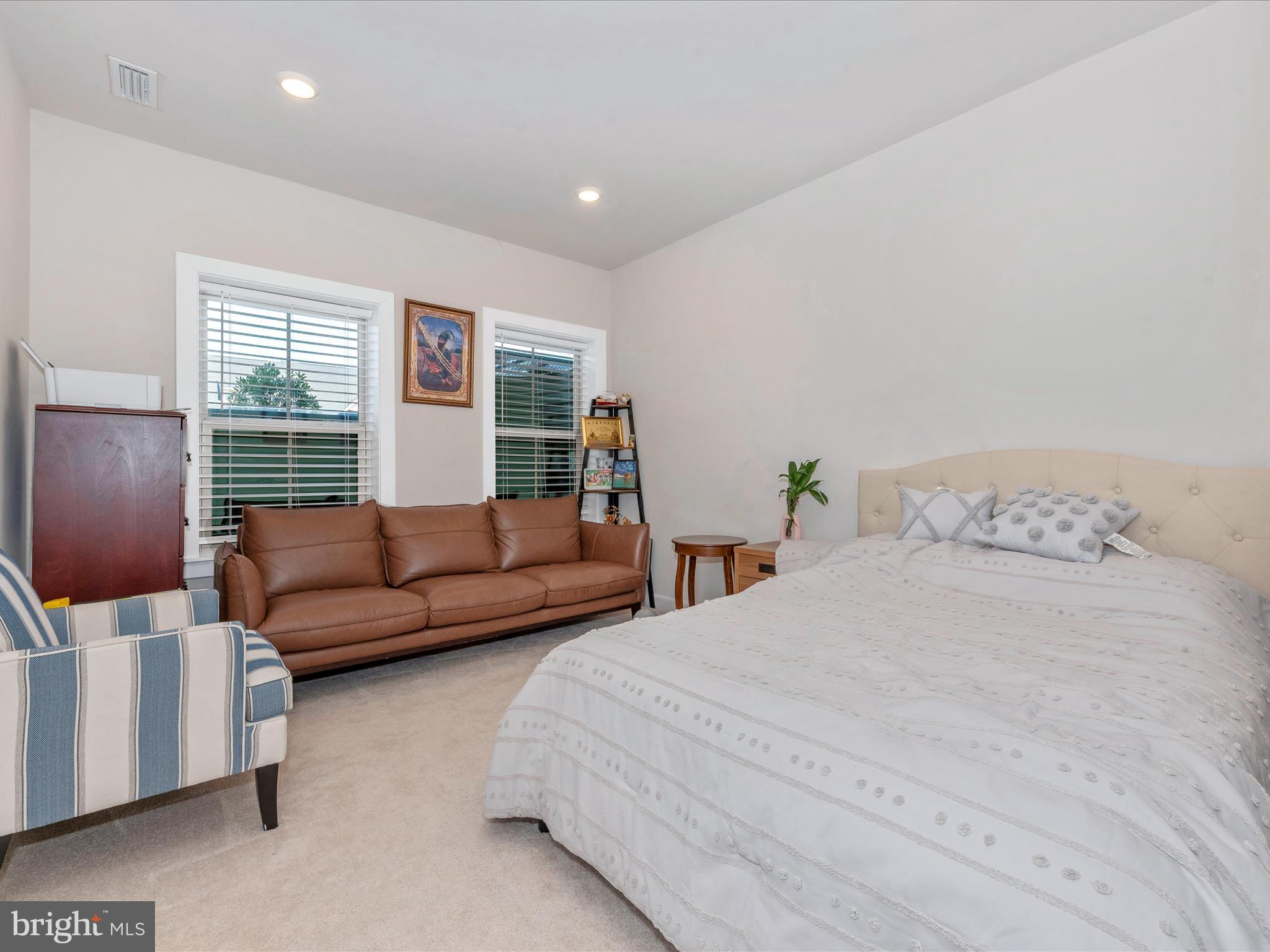 OAKDALE VILLAGE - Residential Lease