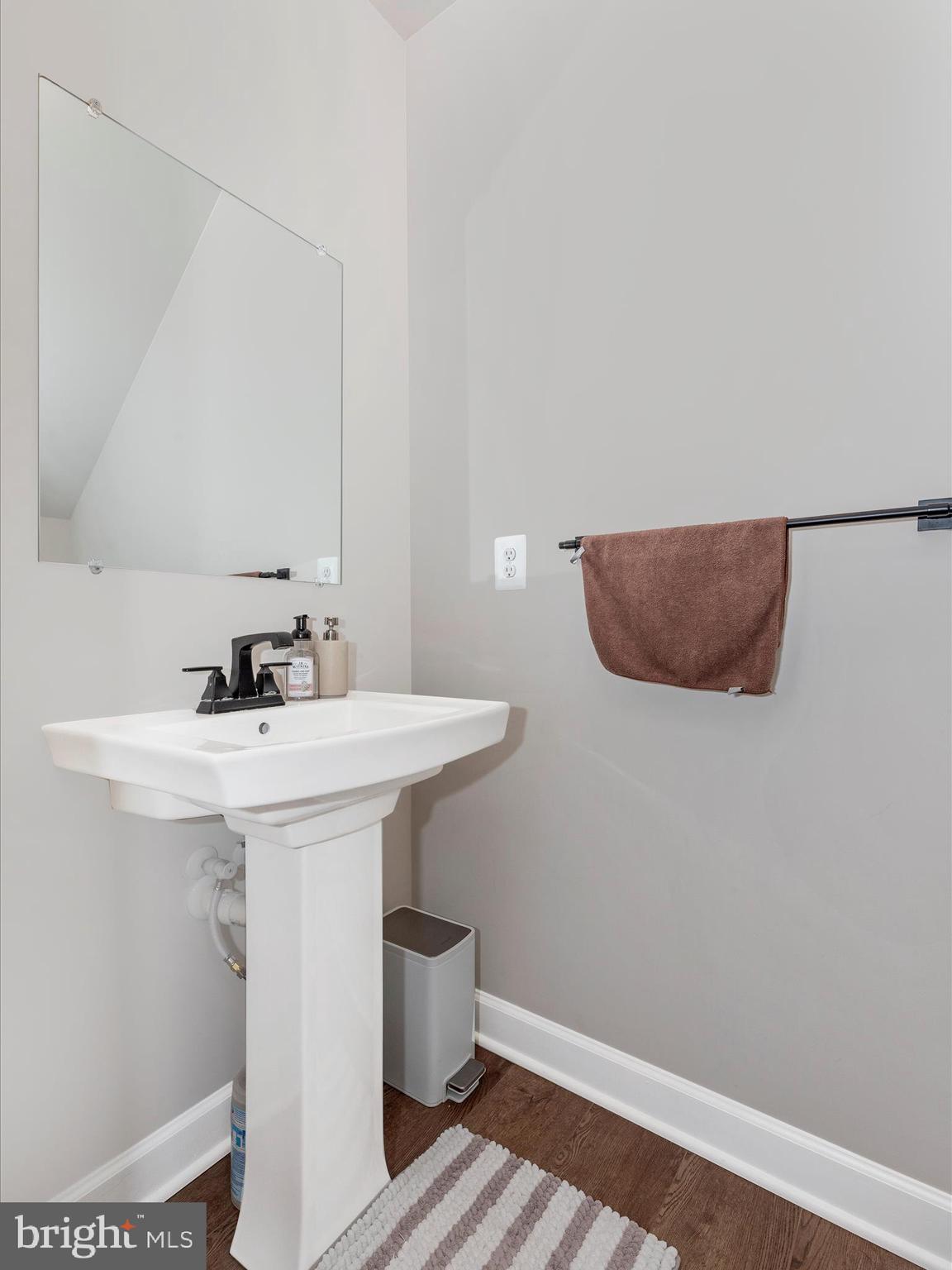 OAKDALE VILLAGE - Residential Lease