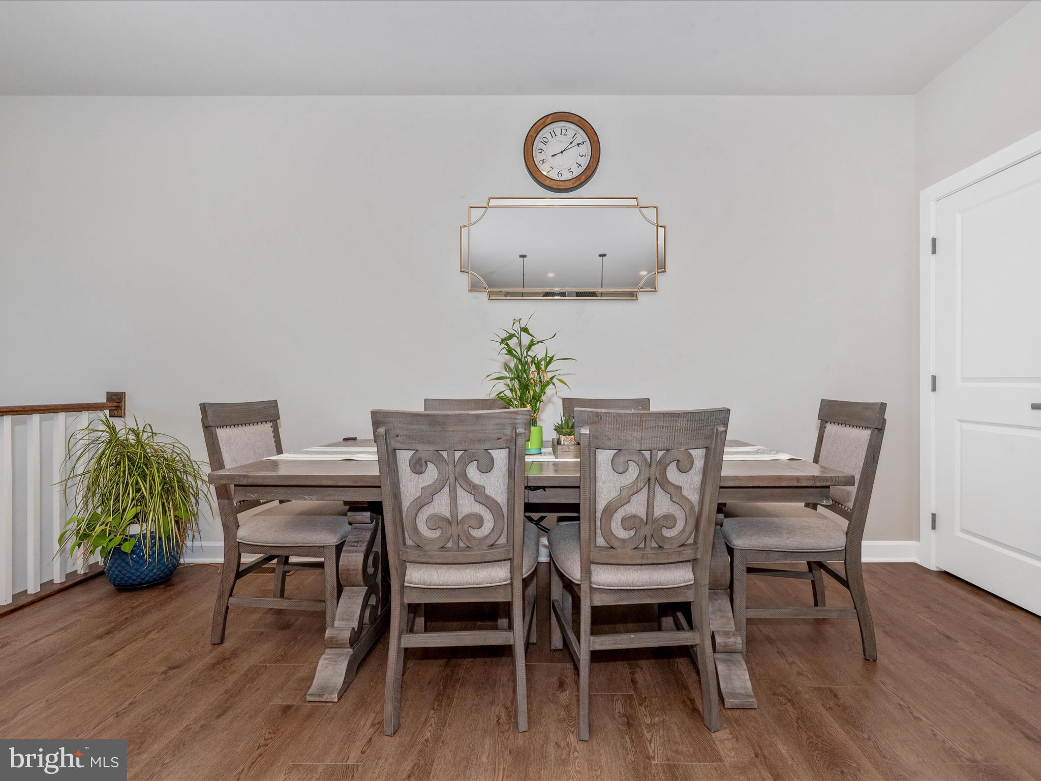 OAKDALE VILLAGE - Residential Lease