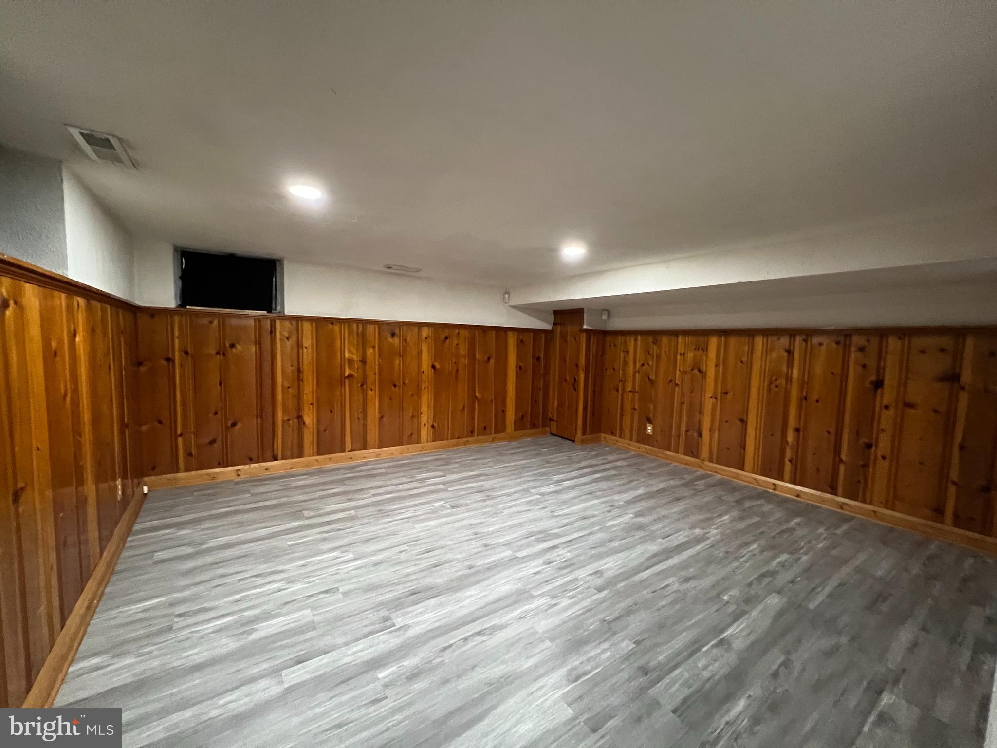 EDMONDSON HEIGHTS - Residential Lease