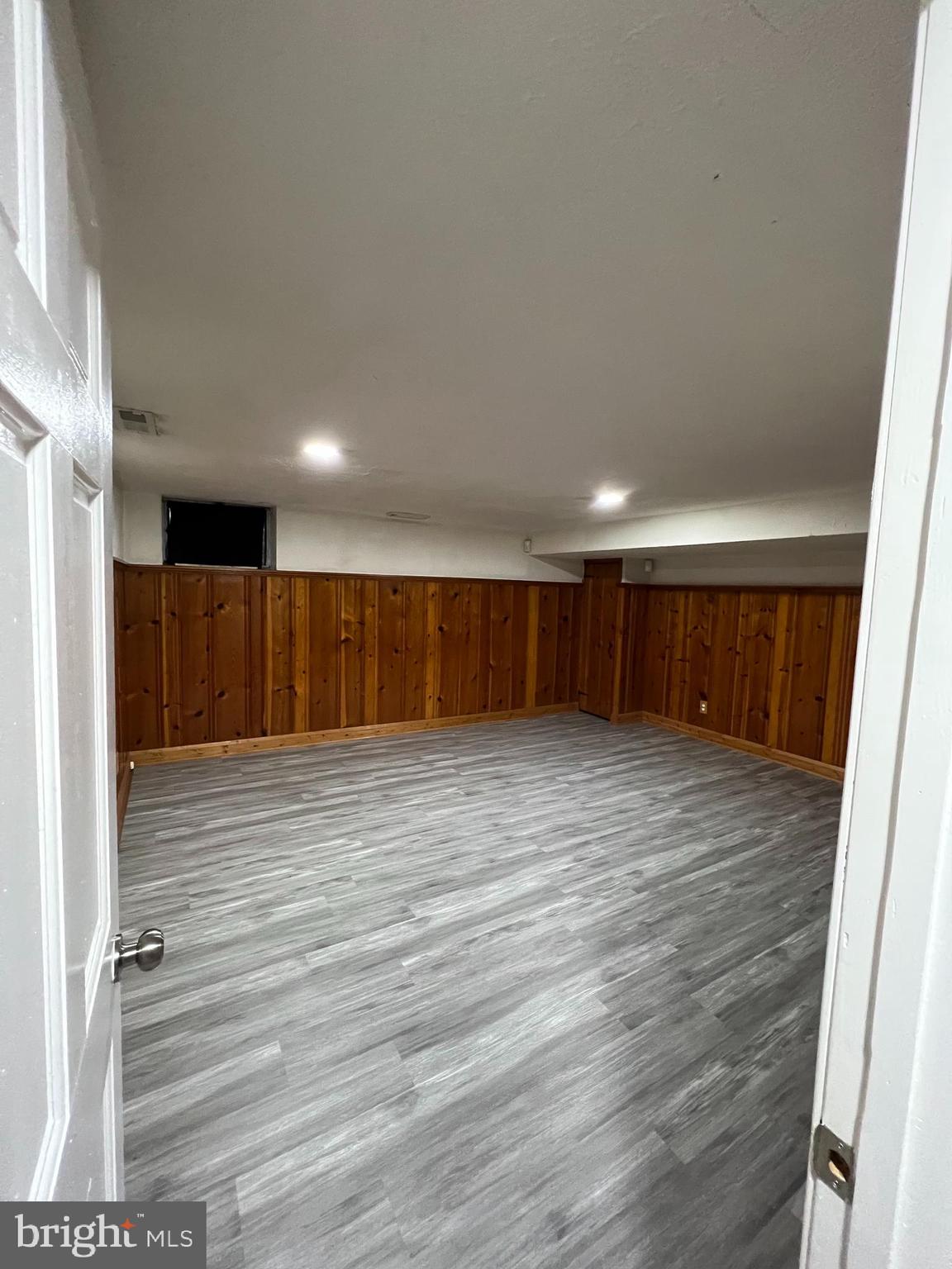 EDMONDSON HEIGHTS - Residential Lease