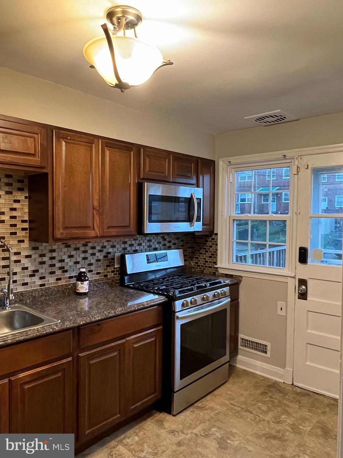 EDMONDSON HEIGHTS - Residential Lease