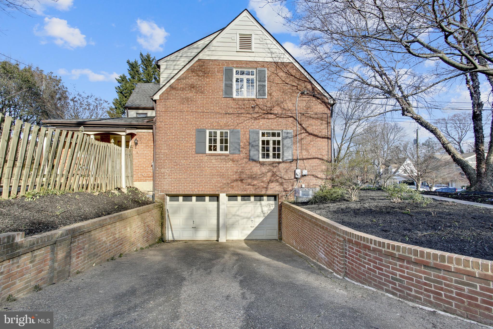 WAVERLY HILLS - Residential