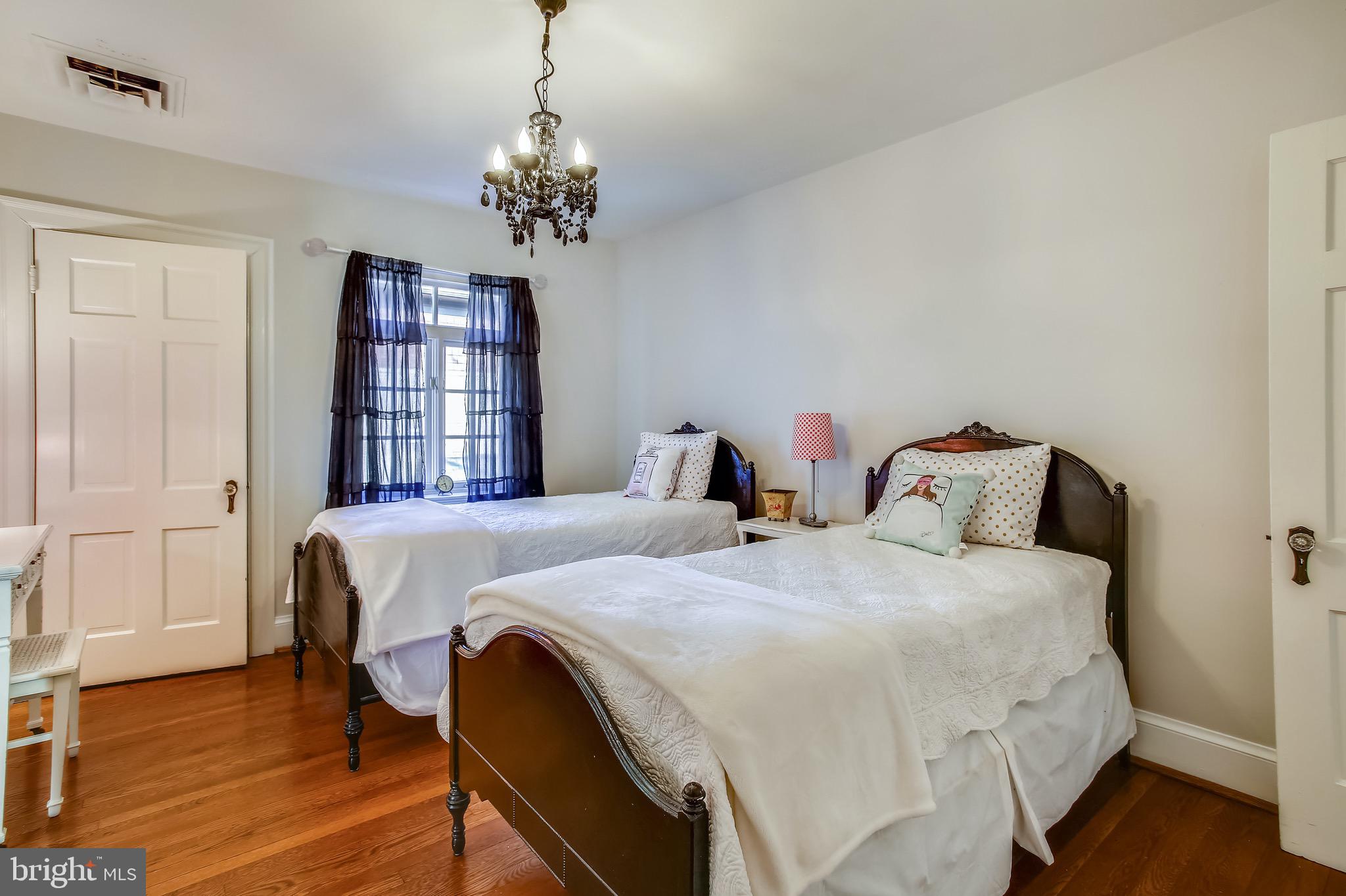 WAVERLY HILLS - Residential