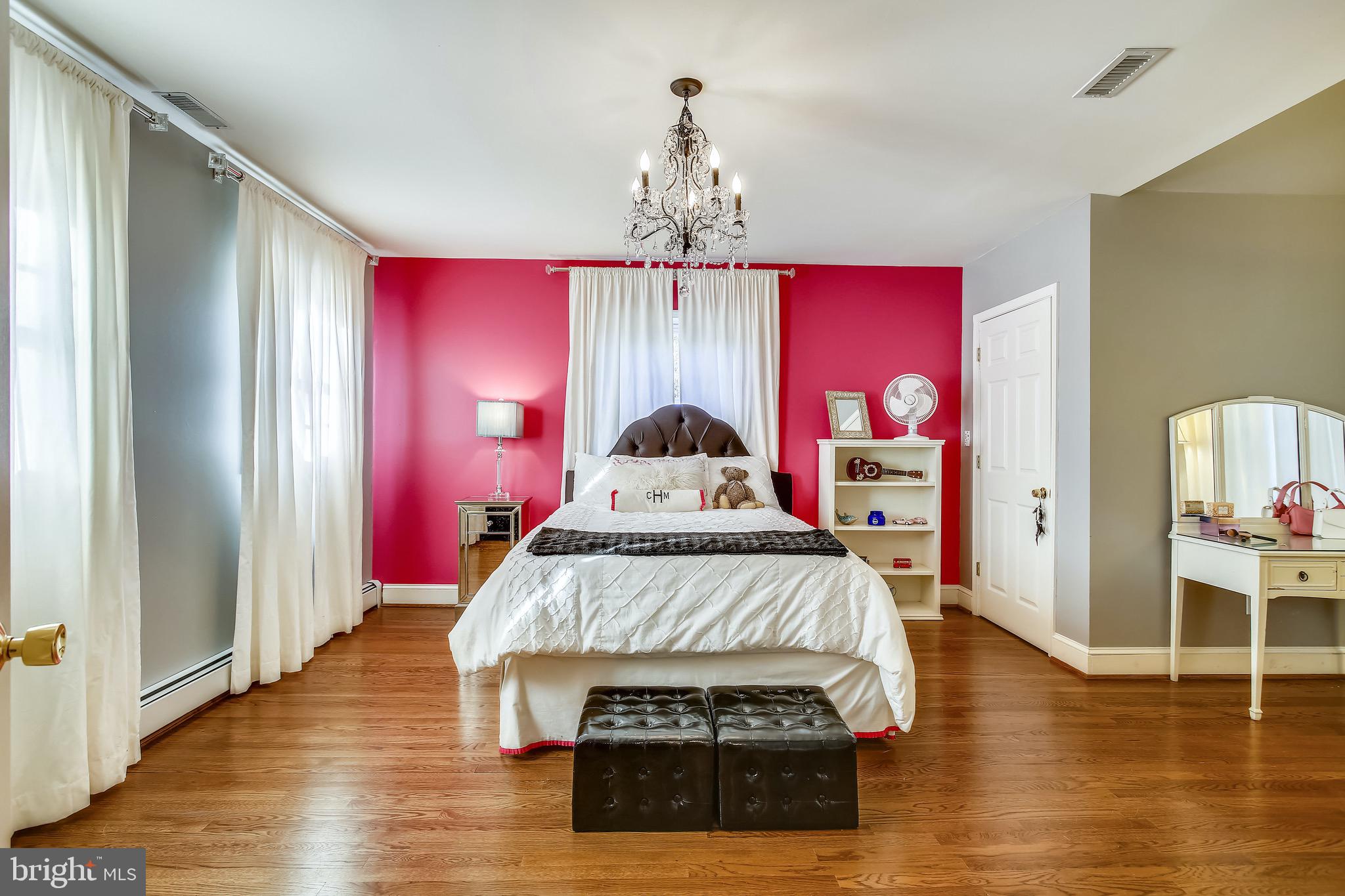 WAVERLY HILLS - Residential