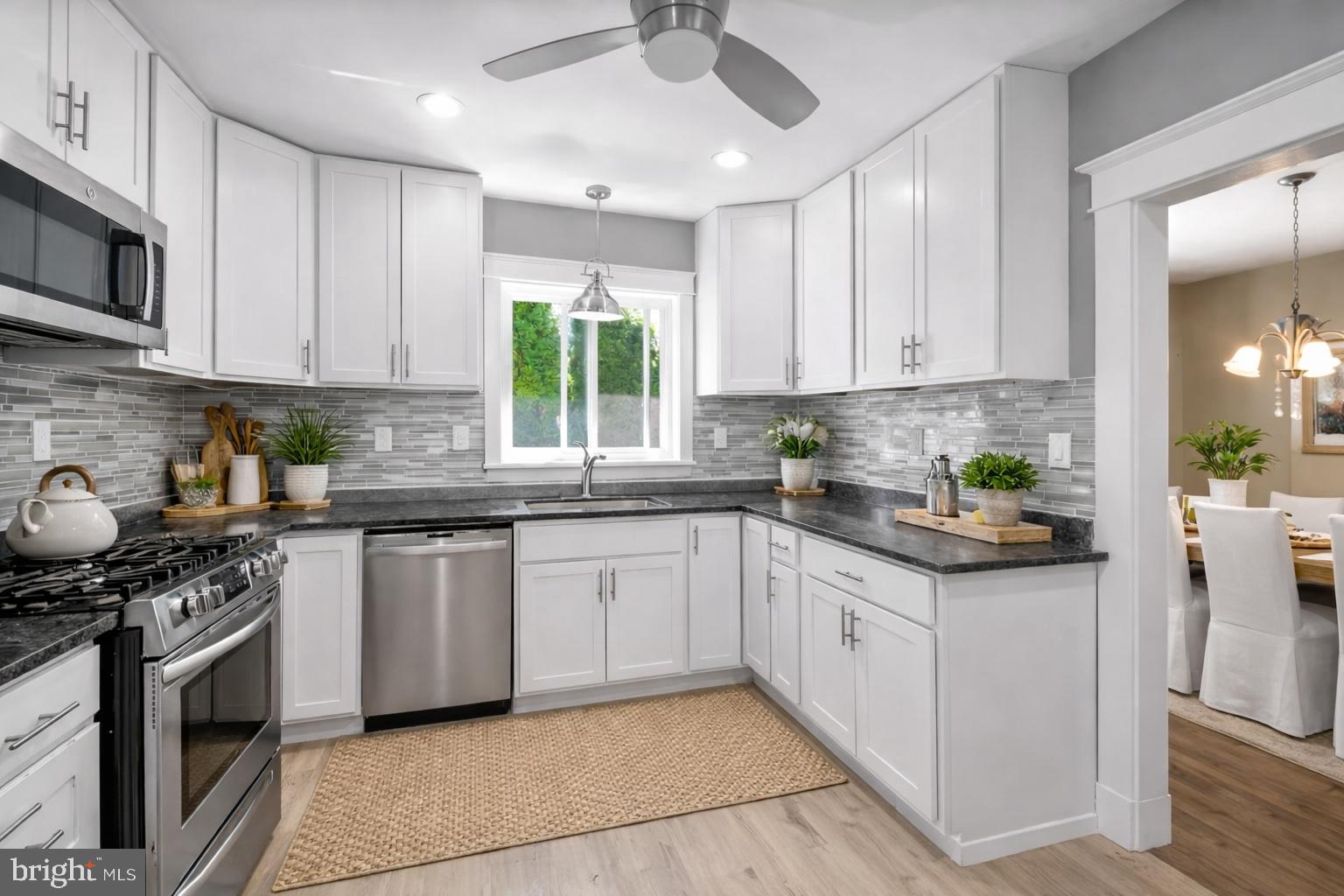 5609 WOODCREST AVENUE