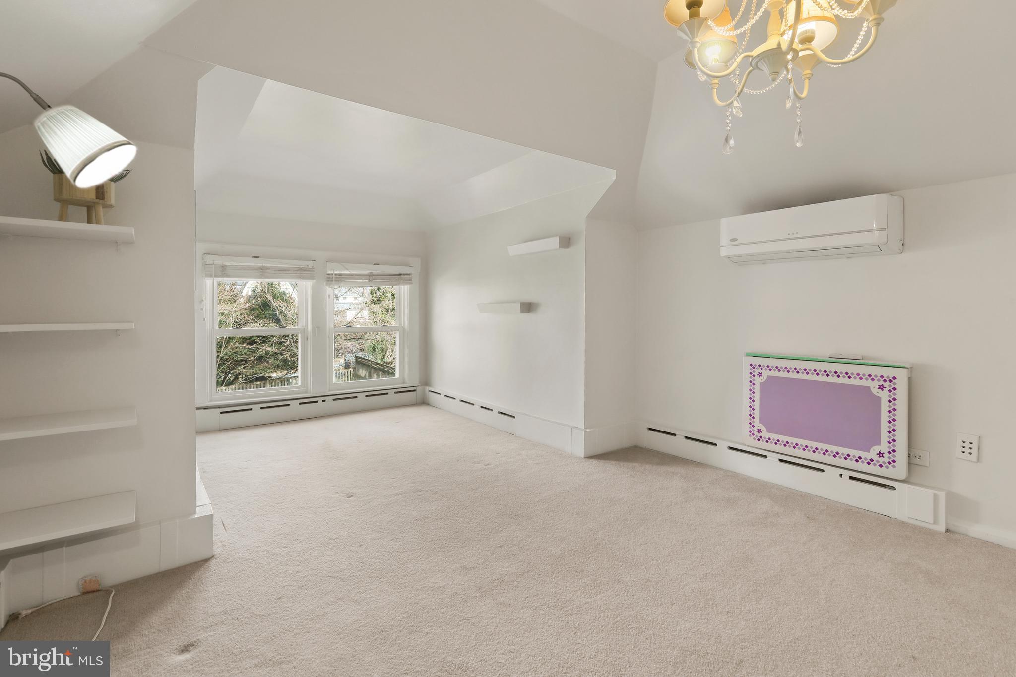 MOUNT WASHINGTON - Residential