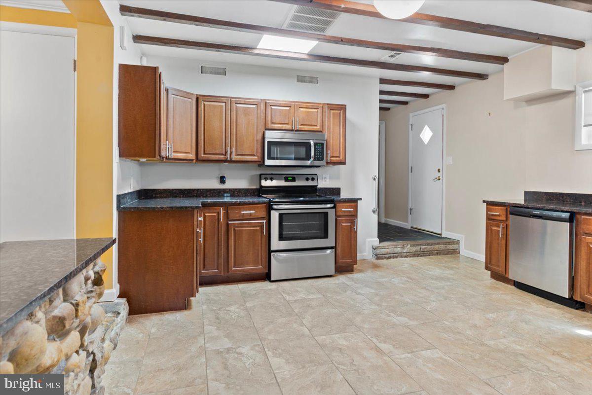 J O DAVIS - Residential