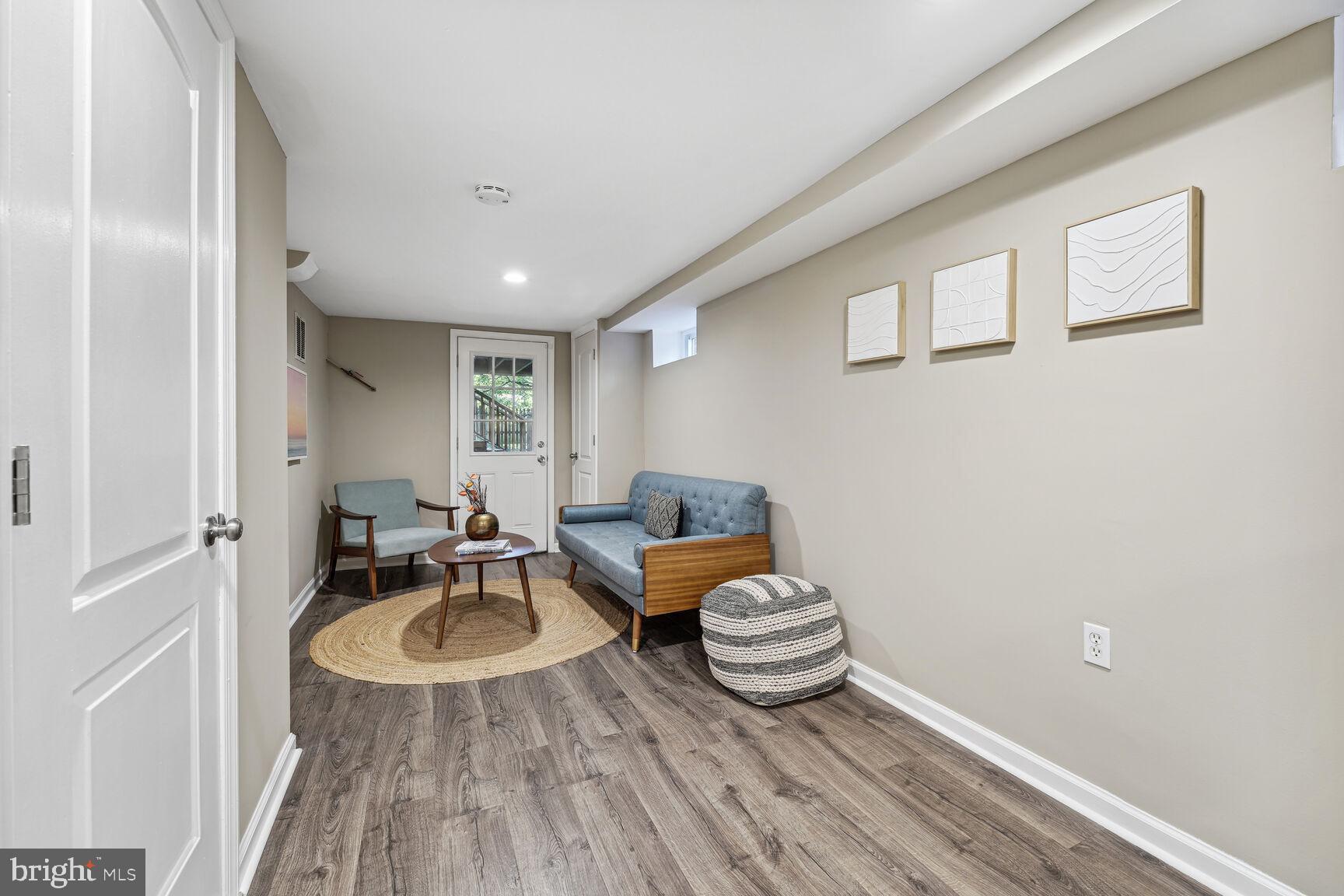 CHURCH COURTS - Residential Lease