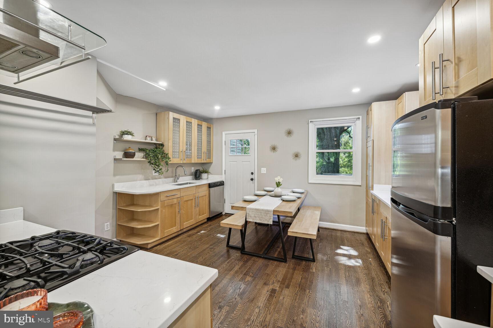 CHURCH COURTS - Residential Lease