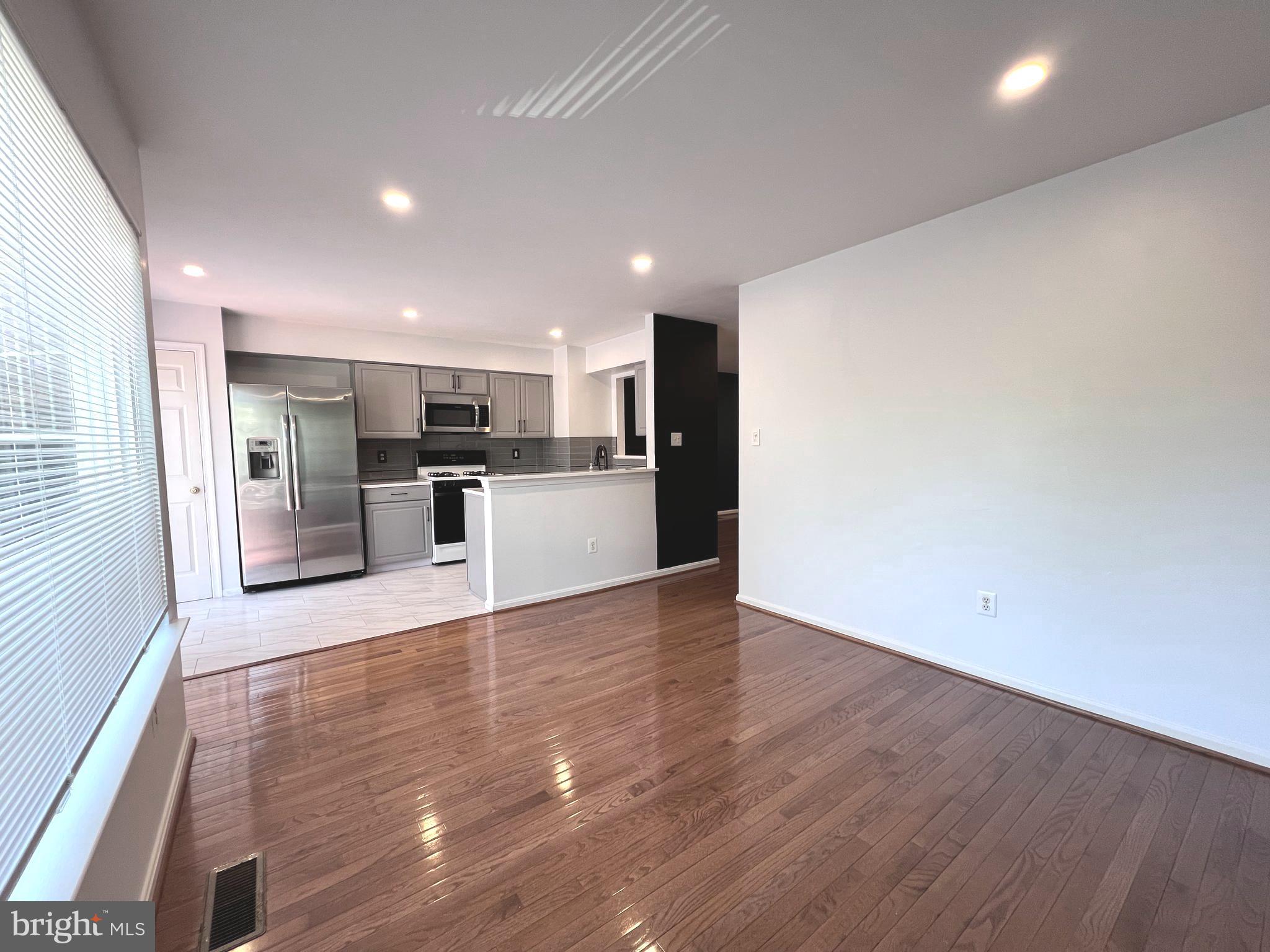 UNIVERISTY CENTER - Residential Lease