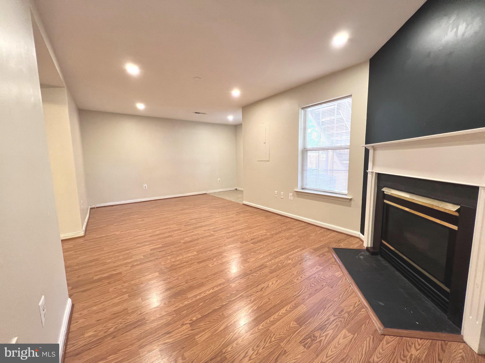 UNIVERISTY CENTER - Residential Lease