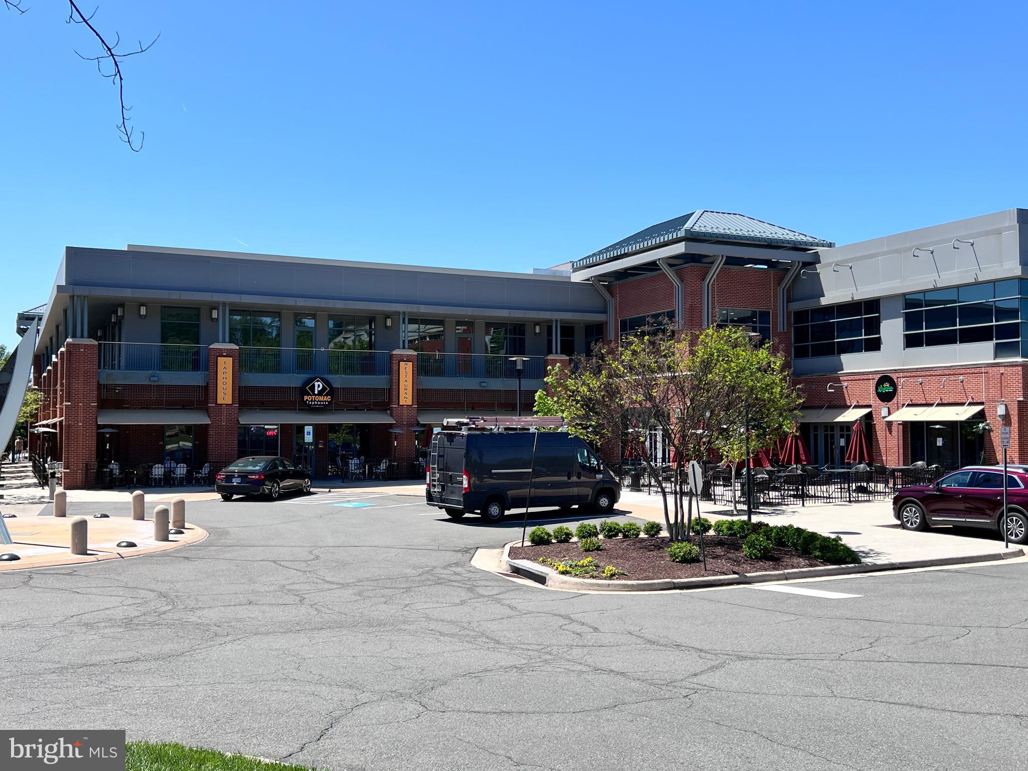 UNIVERISTY CENTER - Residential Lease