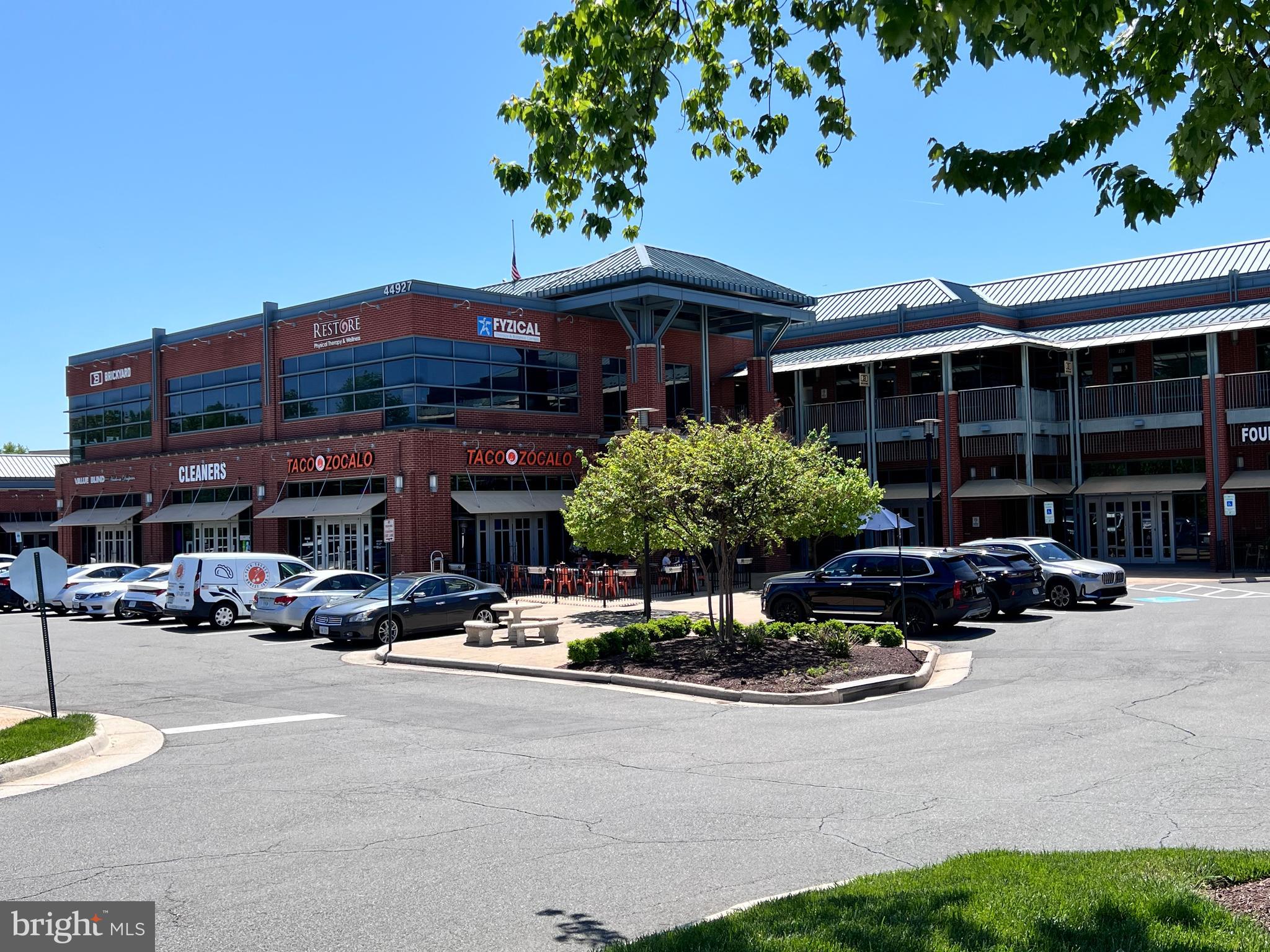 UNIVERISTY CENTER - Residential Lease