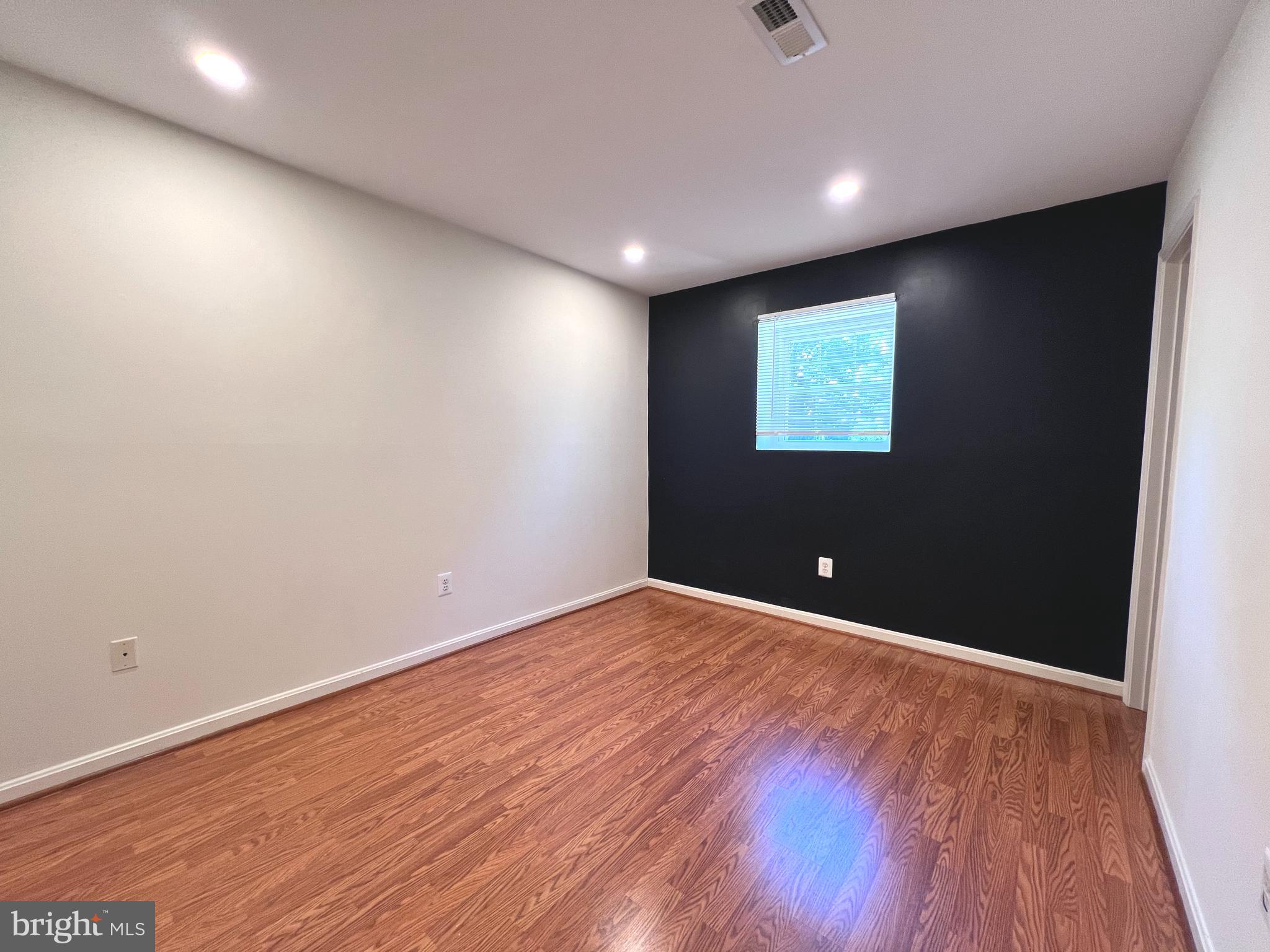 UNIVERISTY CENTER - Residential Lease