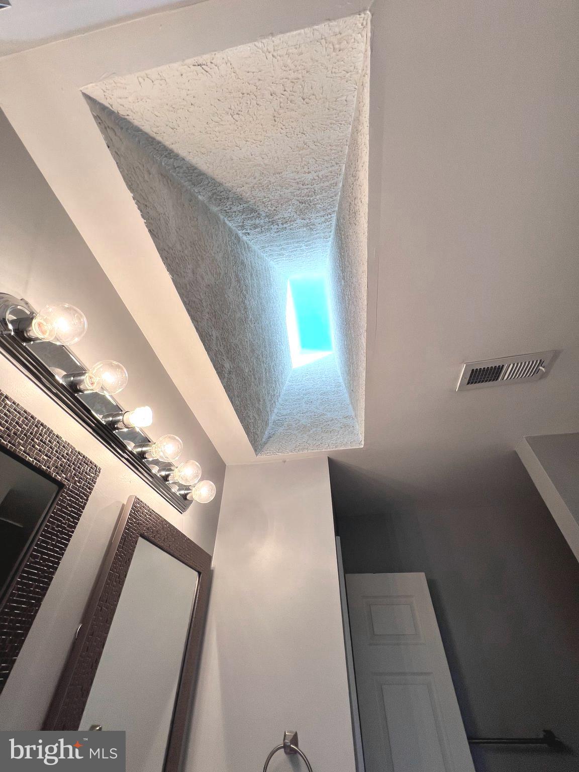 UNIVERISTY CENTER - Residential Lease