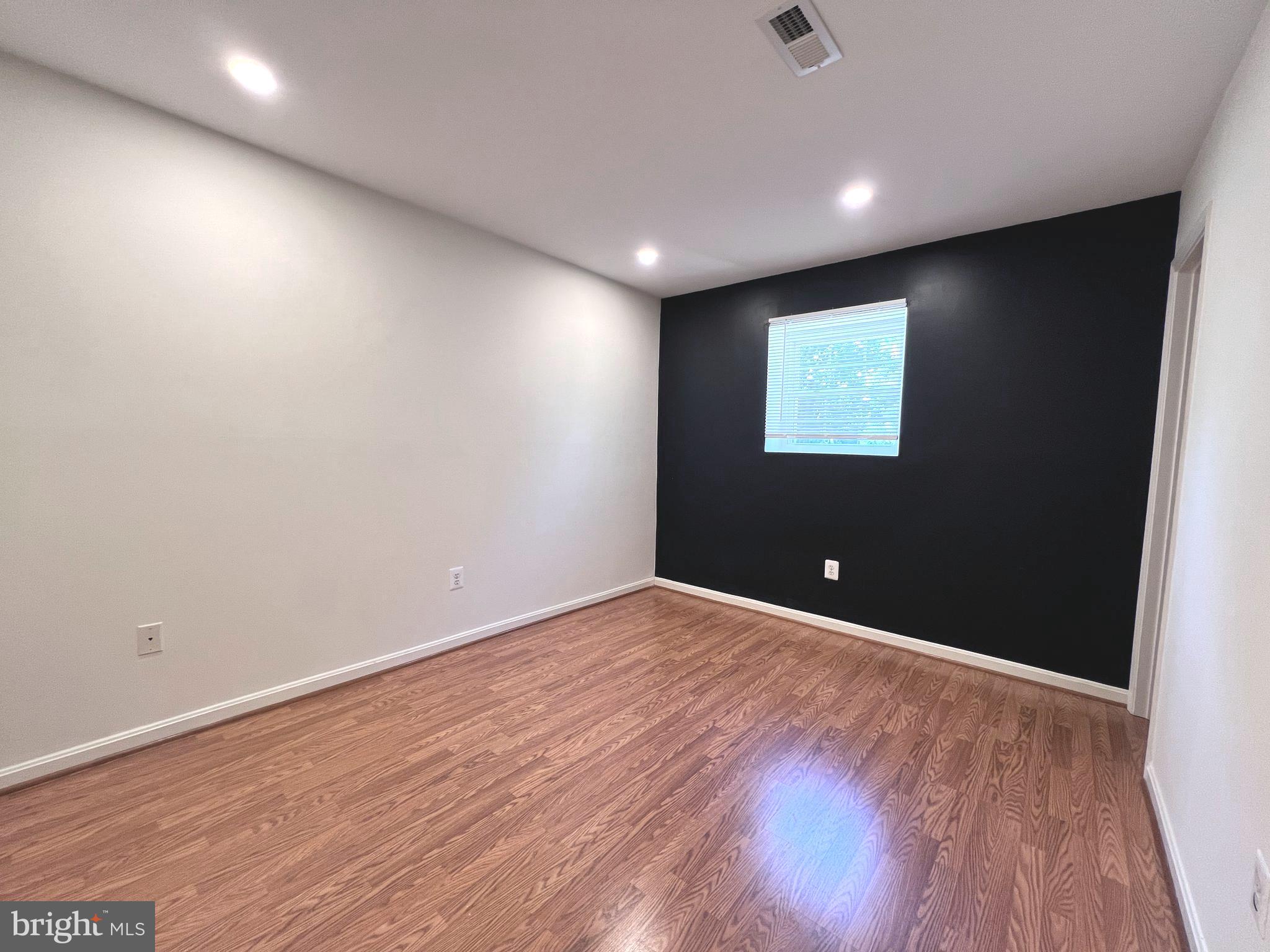 UNIVERISTY CENTER - Residential Lease