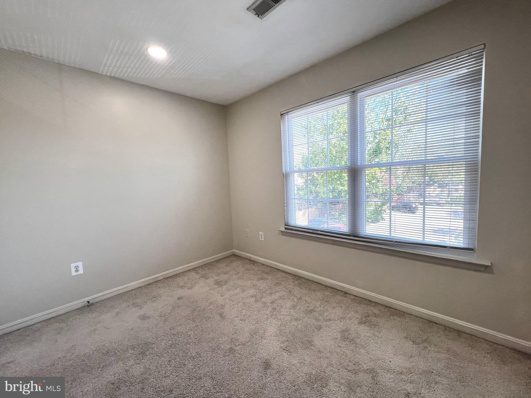 UNIVERISTY CENTER - Residential Lease