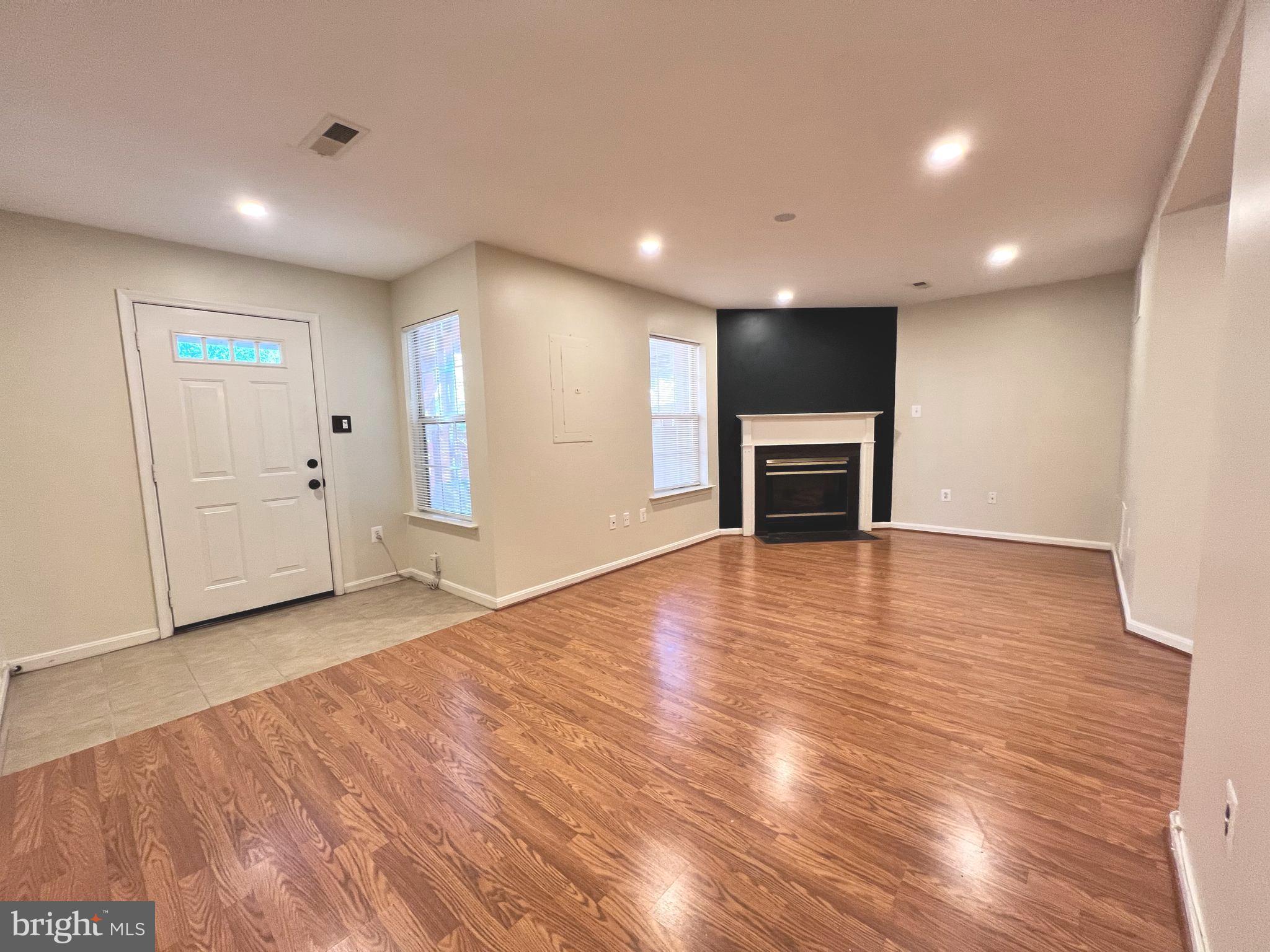 UNIVERISTY CENTER - Residential Lease