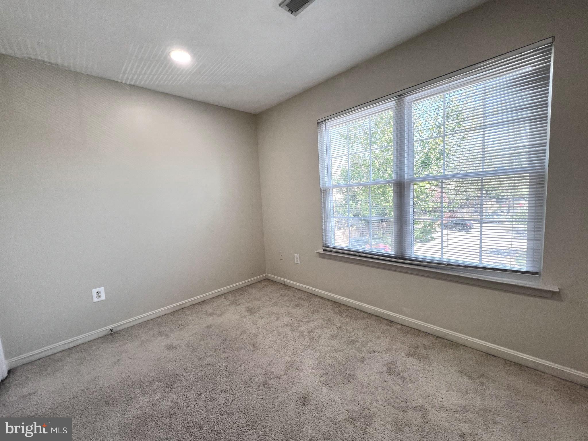 UNIVERISTY CENTER - Residential Lease