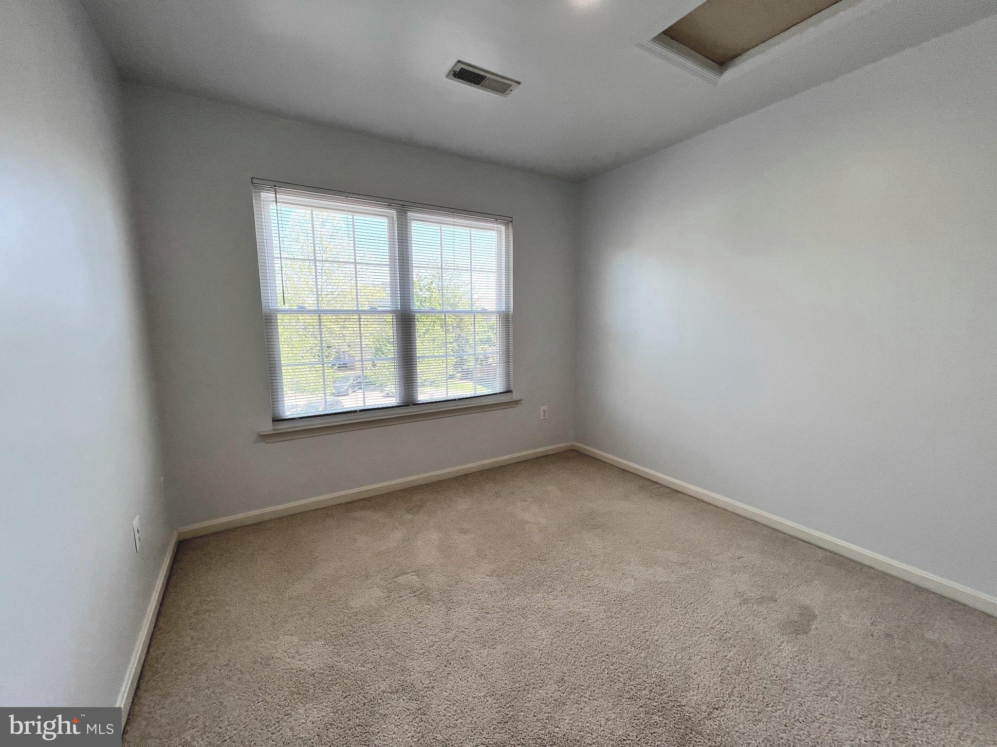 UNIVERISTY CENTER - Residential Lease