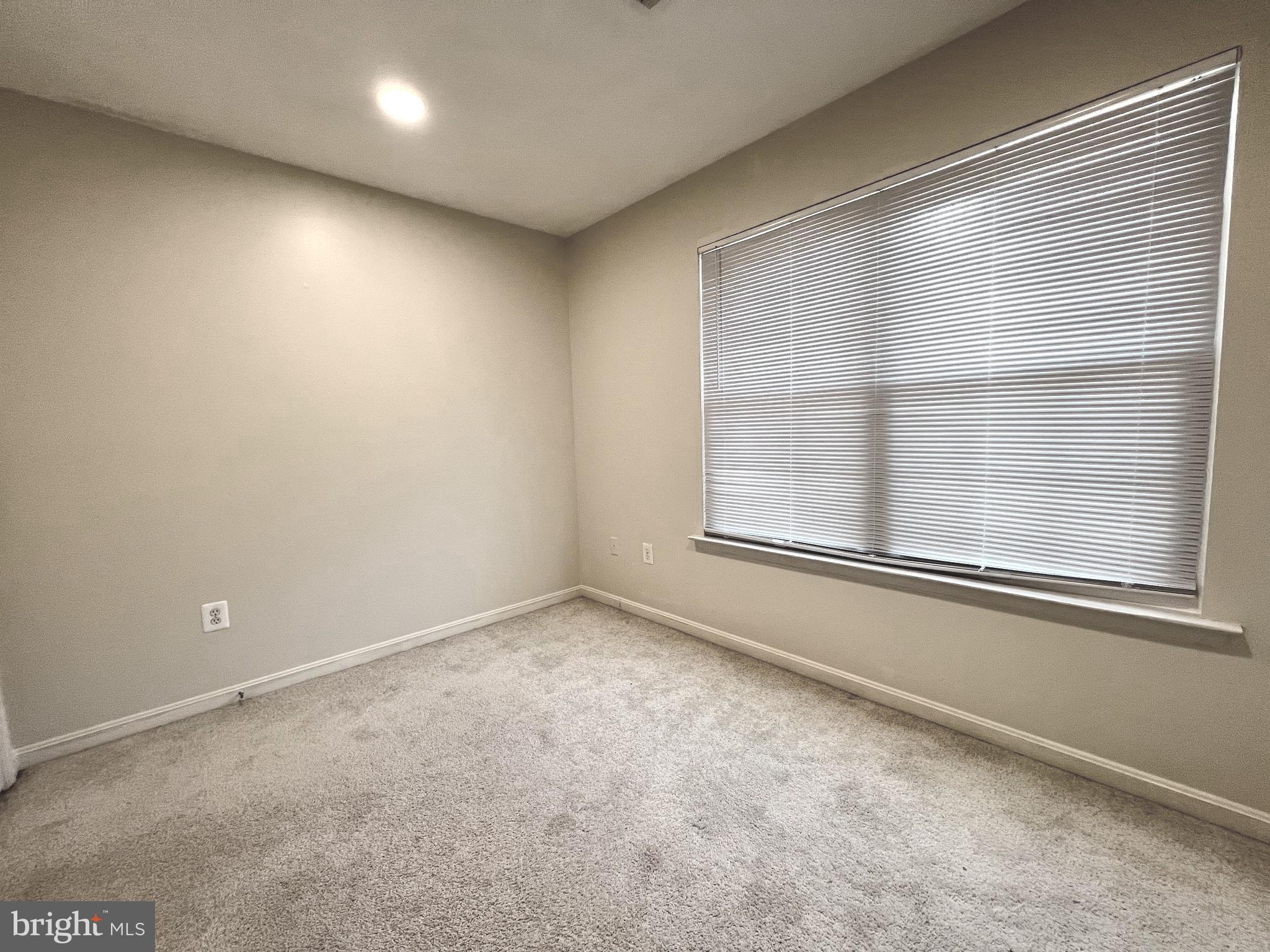 UNIVERISTY CENTER - Residential Lease