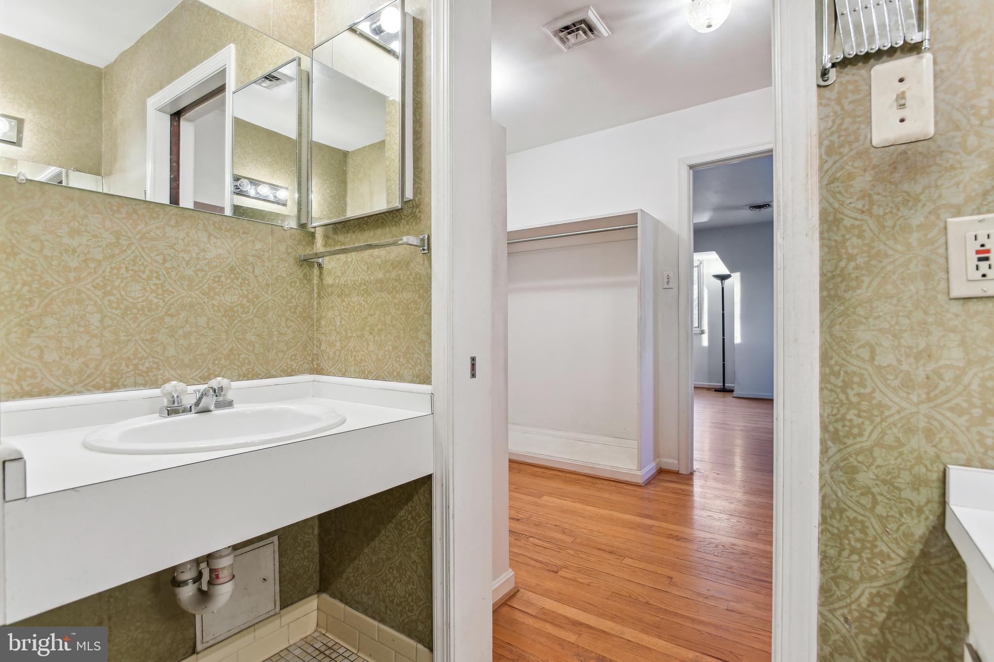 THE CLOISTERS - Residential