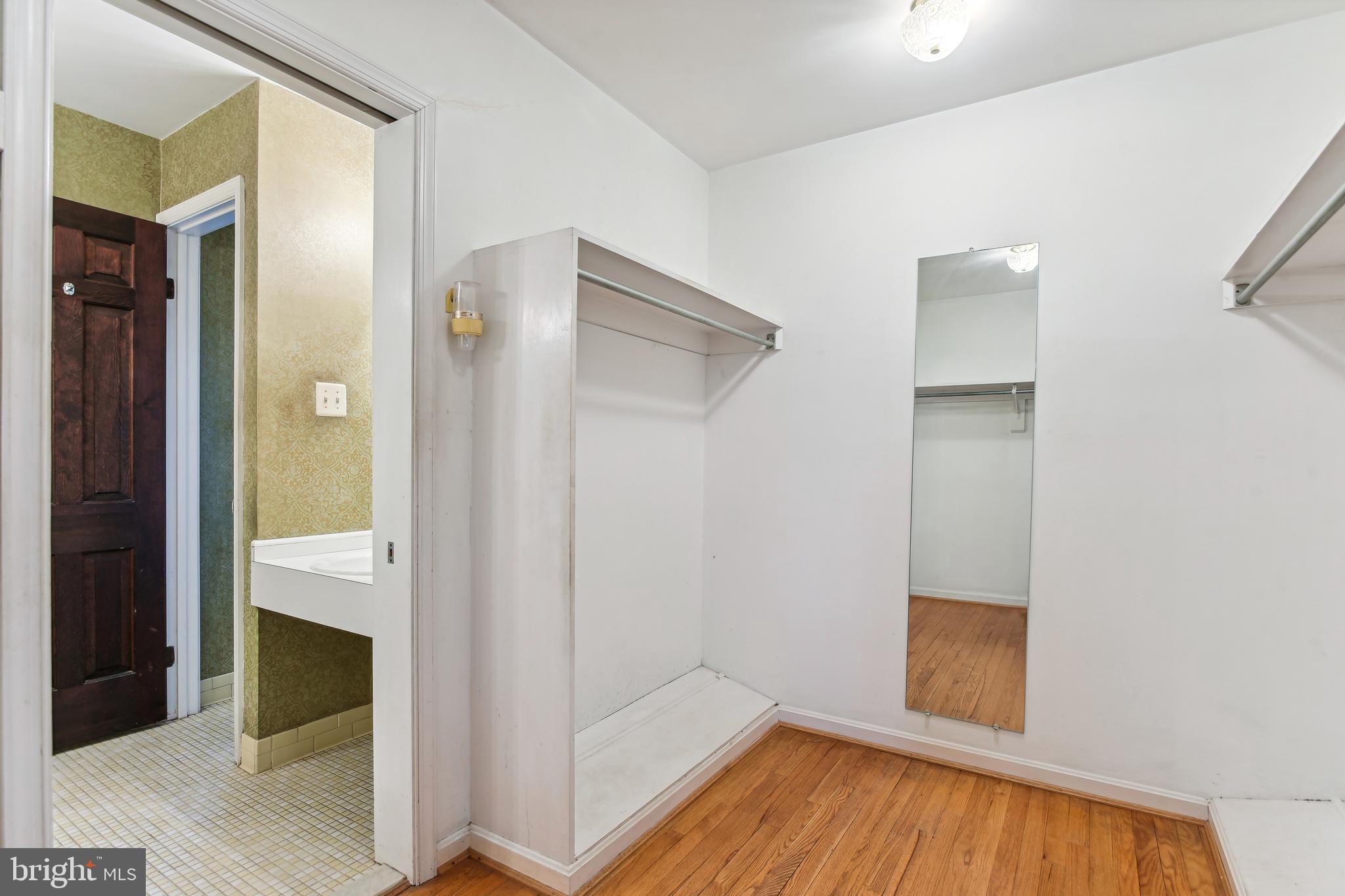 THE CLOISTERS - Residential