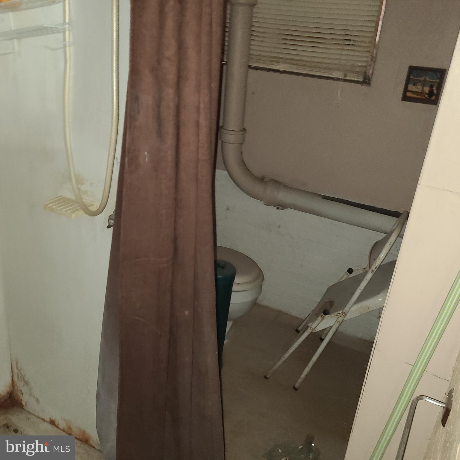 ELLWOOD PARK - Residential