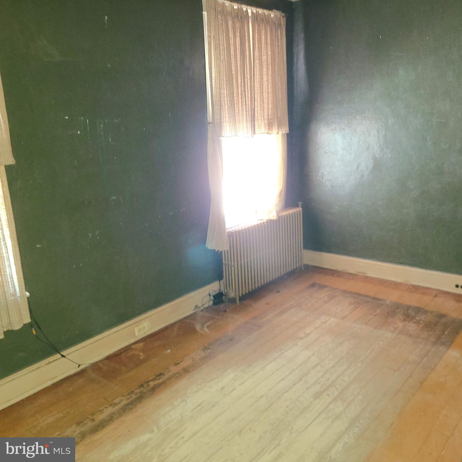 ELLWOOD PARK - Residential