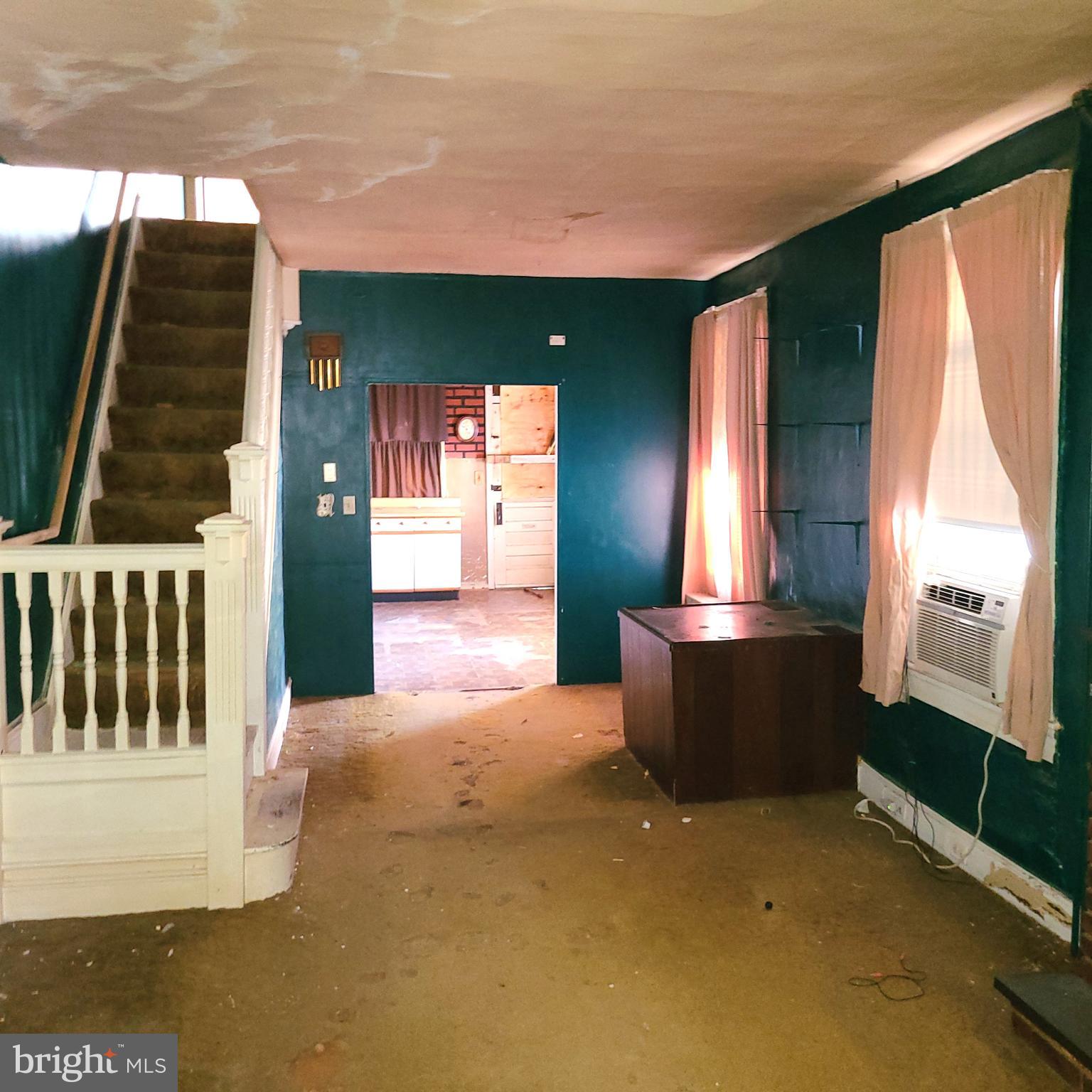 454 N ROBINSON STREET