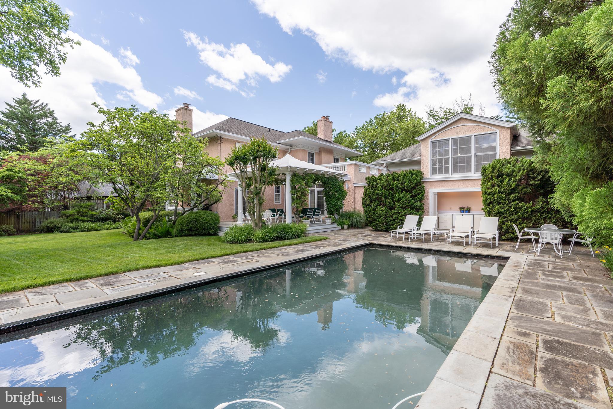 CHEVY CHASE VILLAGE - Residential