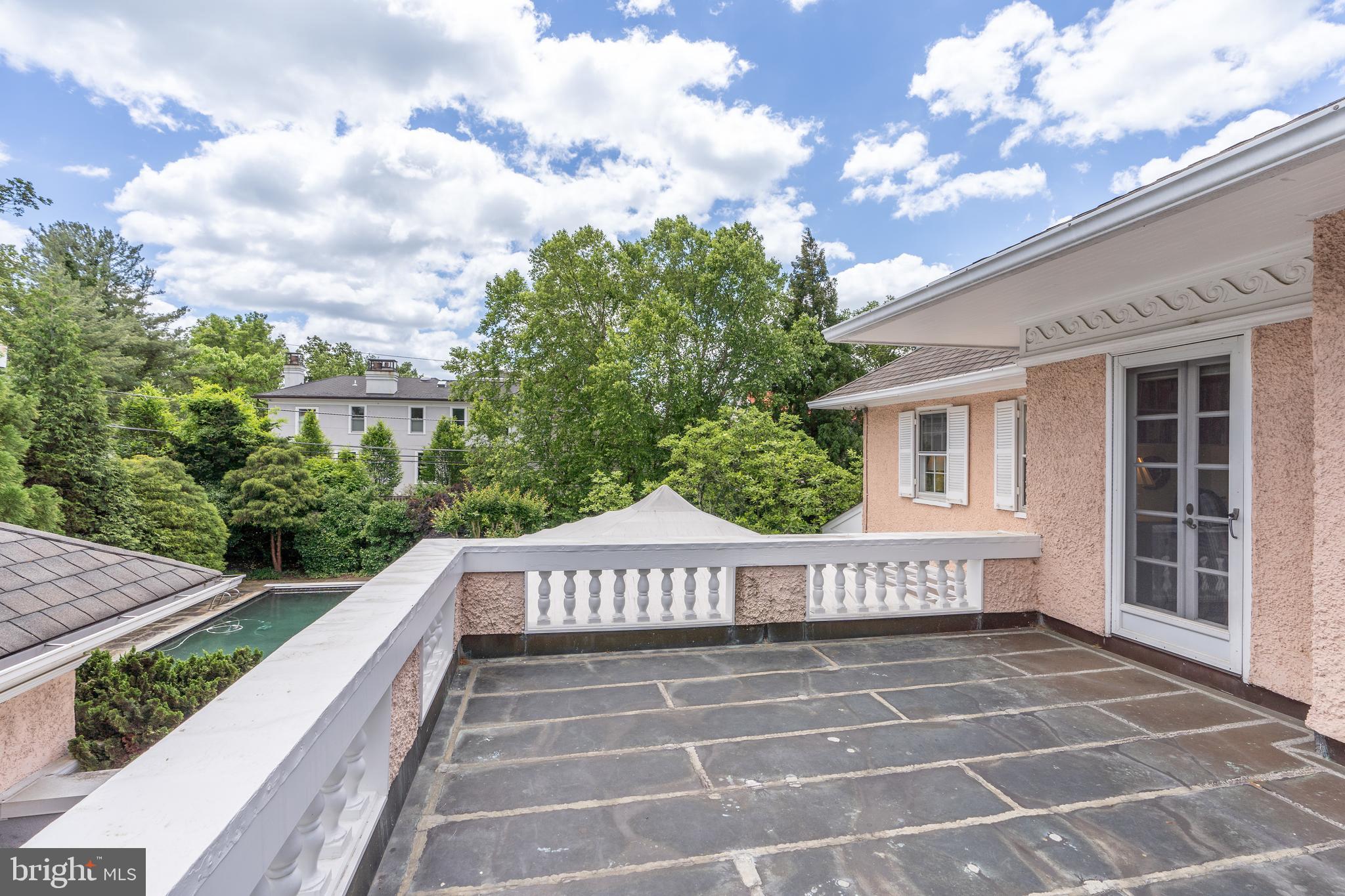 CHEVY CHASE VILLAGE - Residential